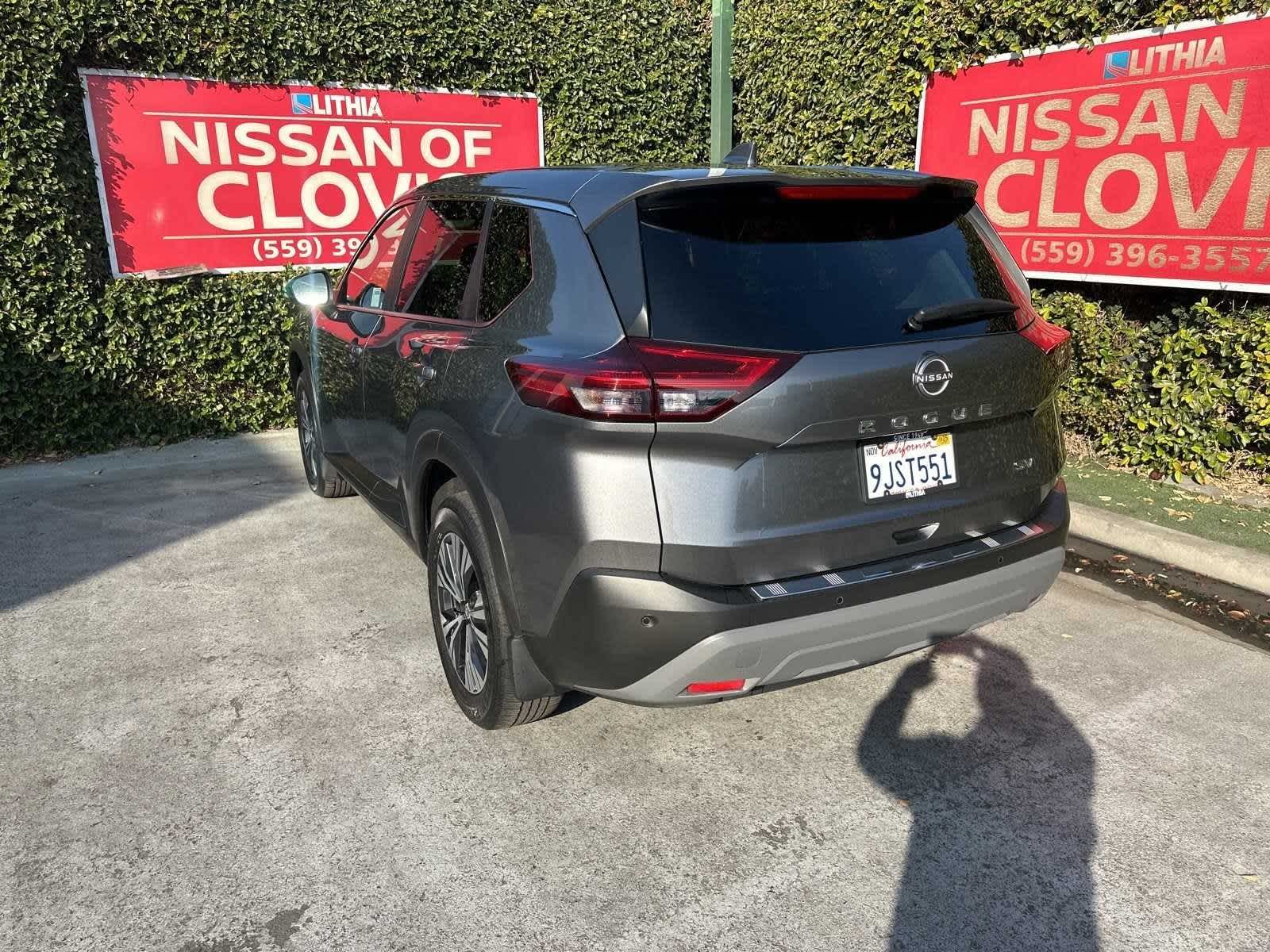 2023 Nissan Rogue SV 3