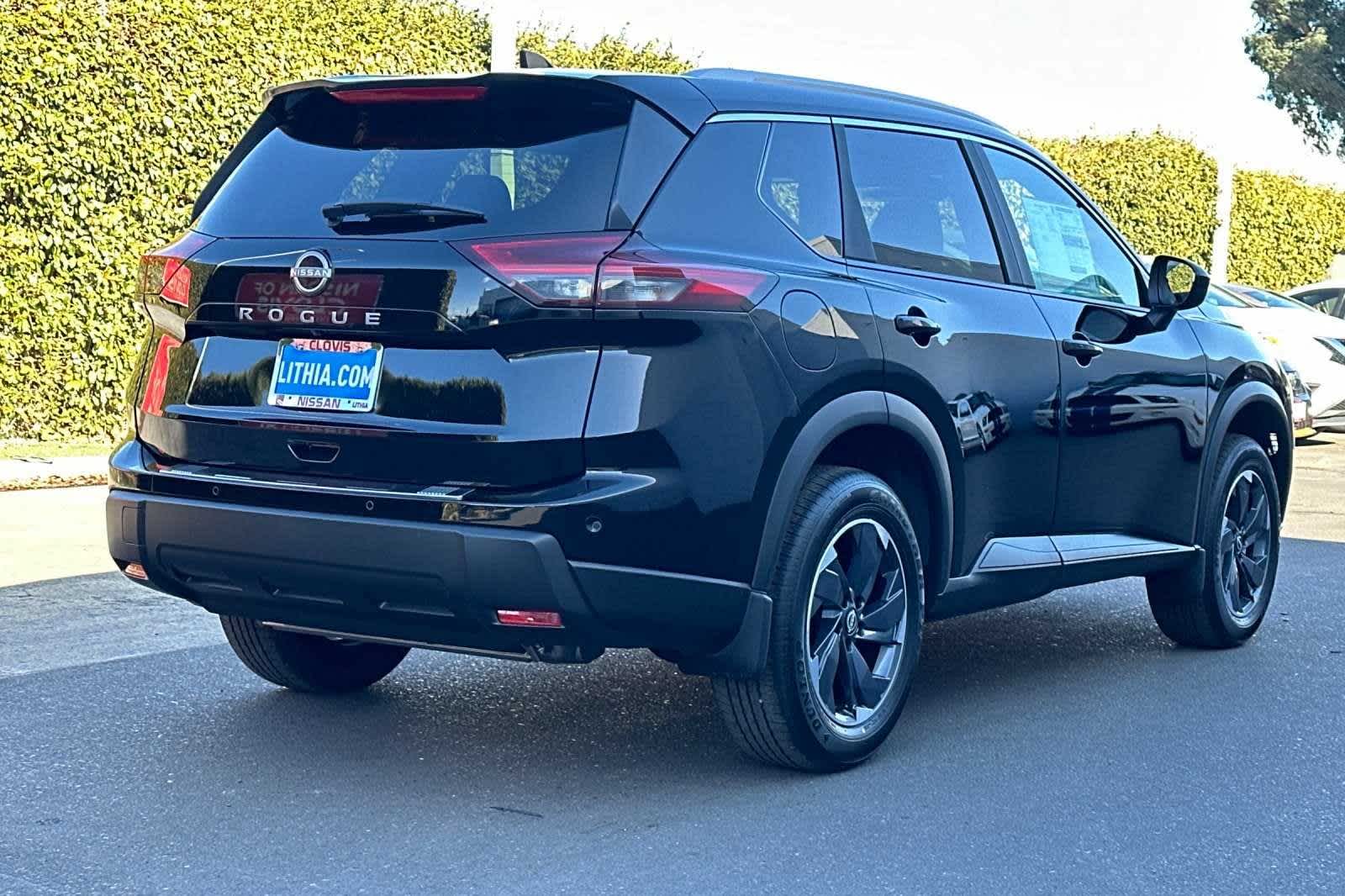 2025 Nissan Rogue SV 3