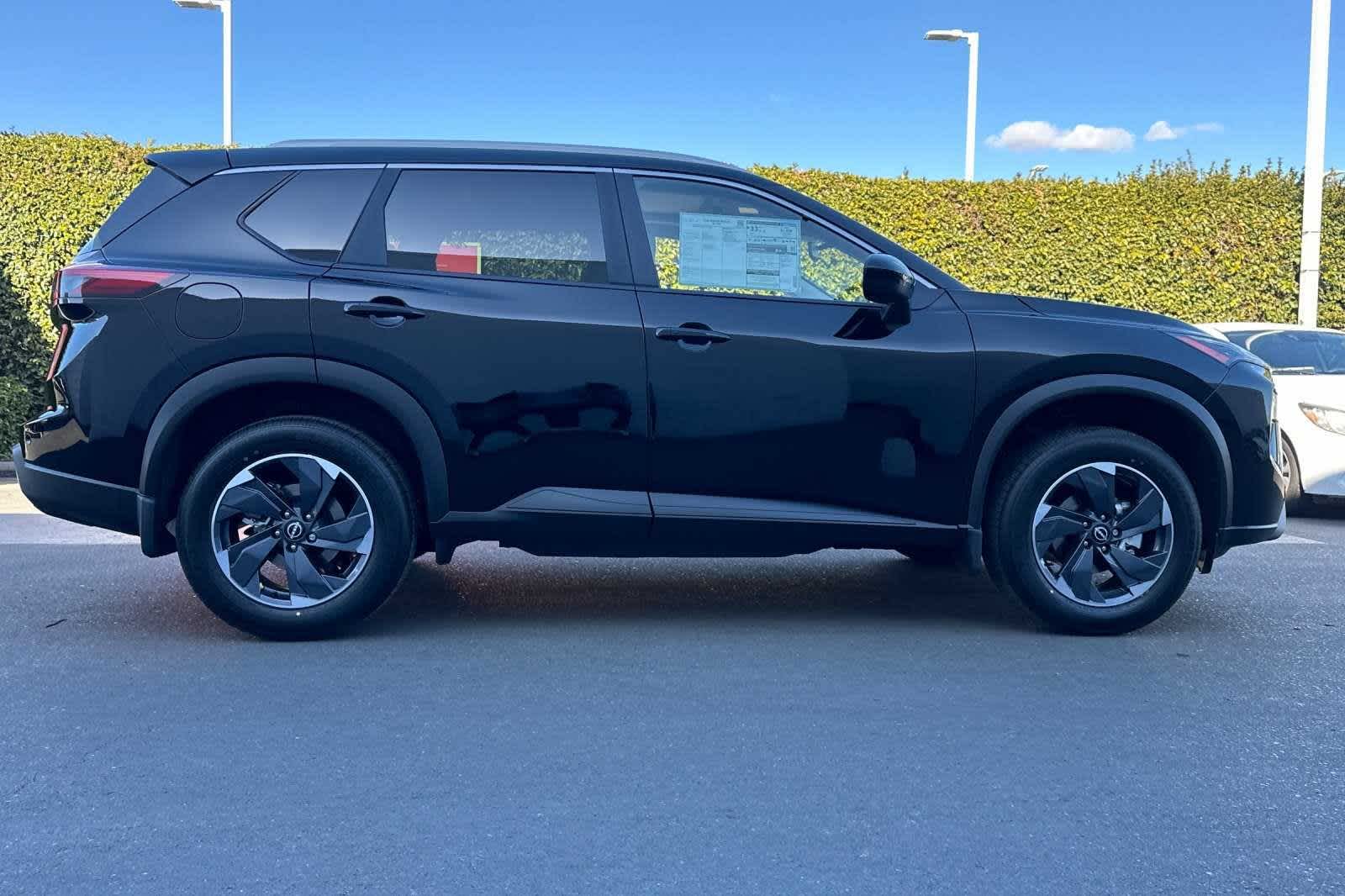 2025 Nissan Rogue SV 9