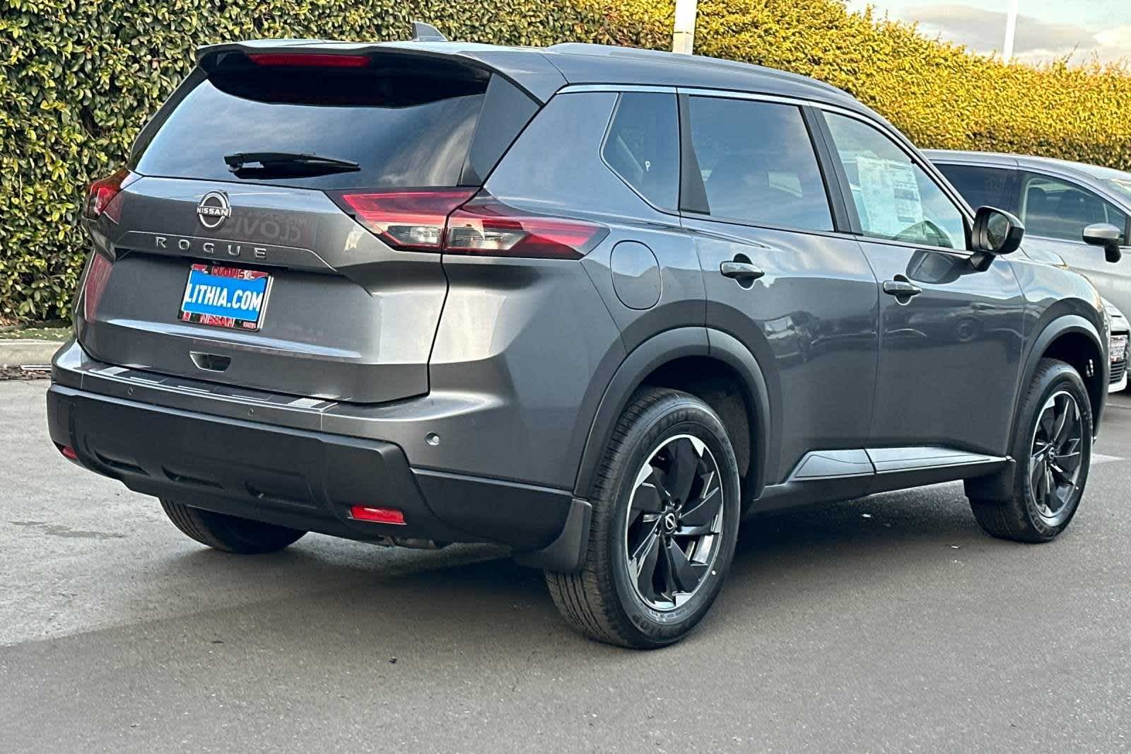 2025 Nissan Rogue SV 3