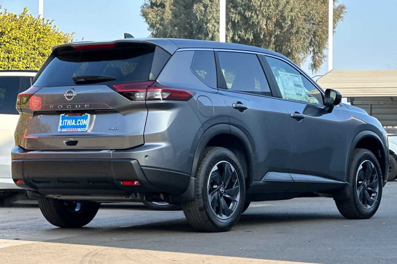 2025 Nissan Rogue SV 3