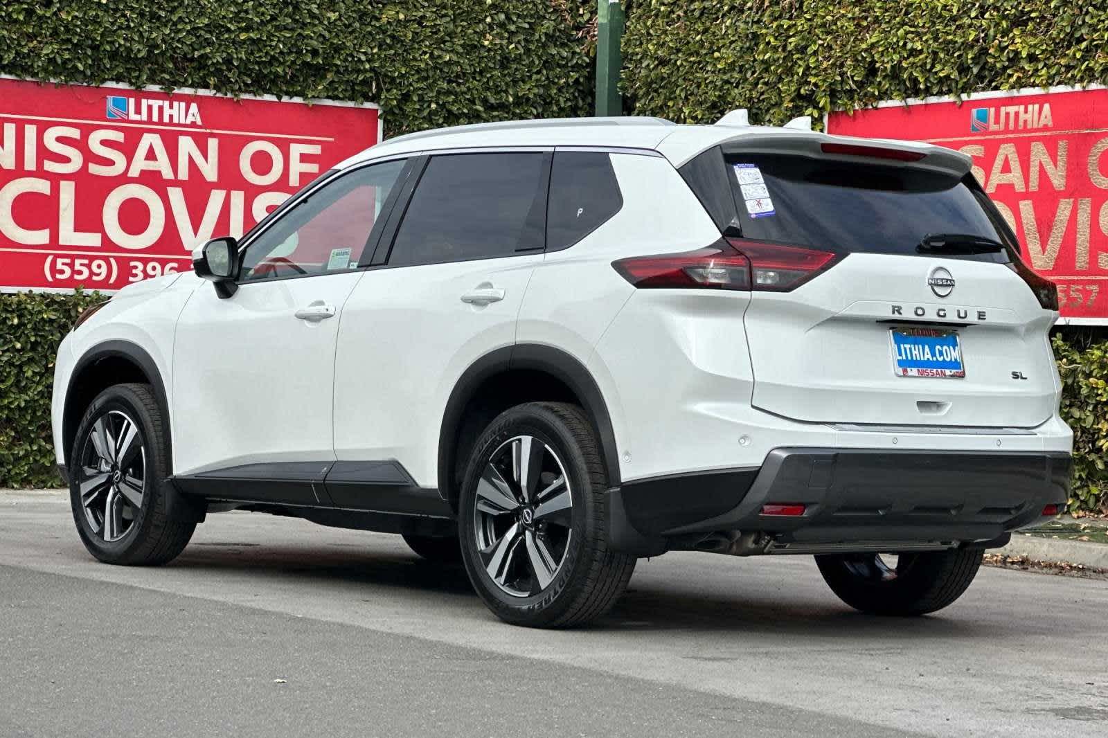 2025 Nissan Rogue SL 7