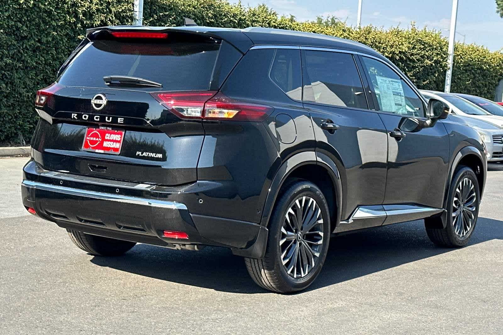 2024 Nissan Rogue Platinum 3