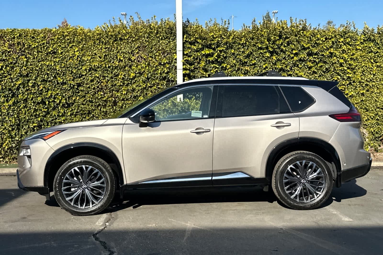 New 2025 Nissan Rogue Platinum