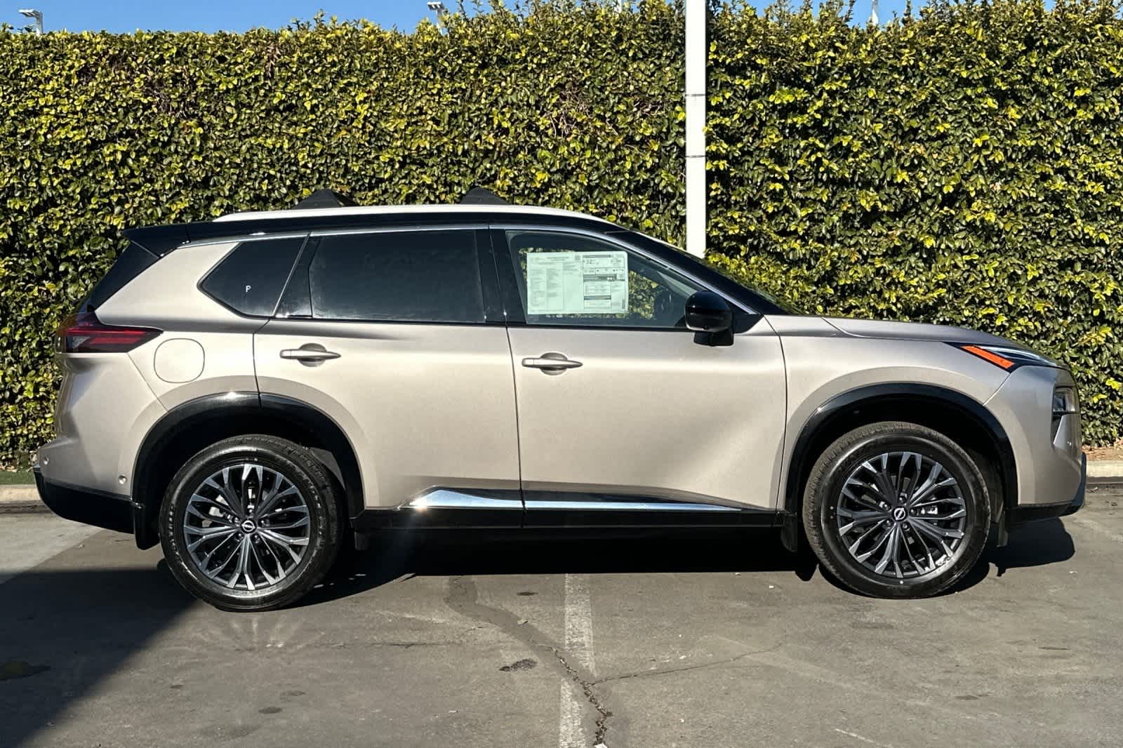 New 2025 Nissan Rogue Platinum