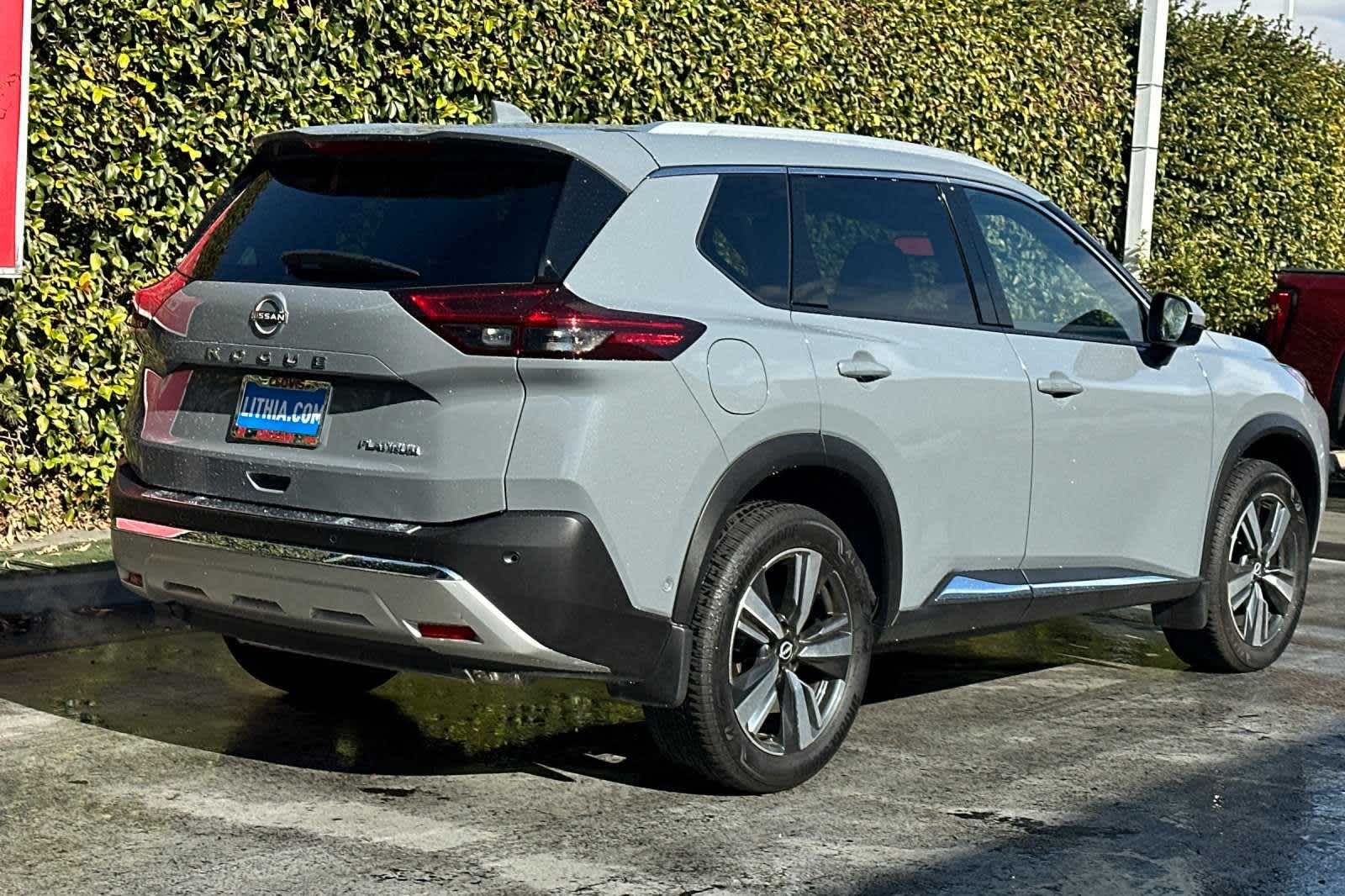 2023 Nissan Rogue Platinum 3