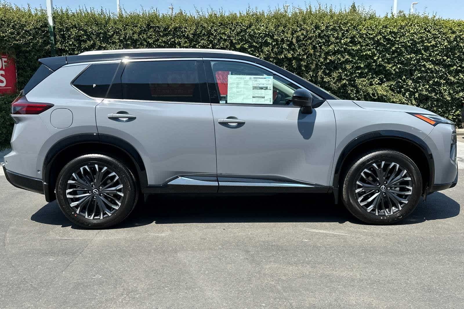 2024 Nissan Rogue Platinum 9