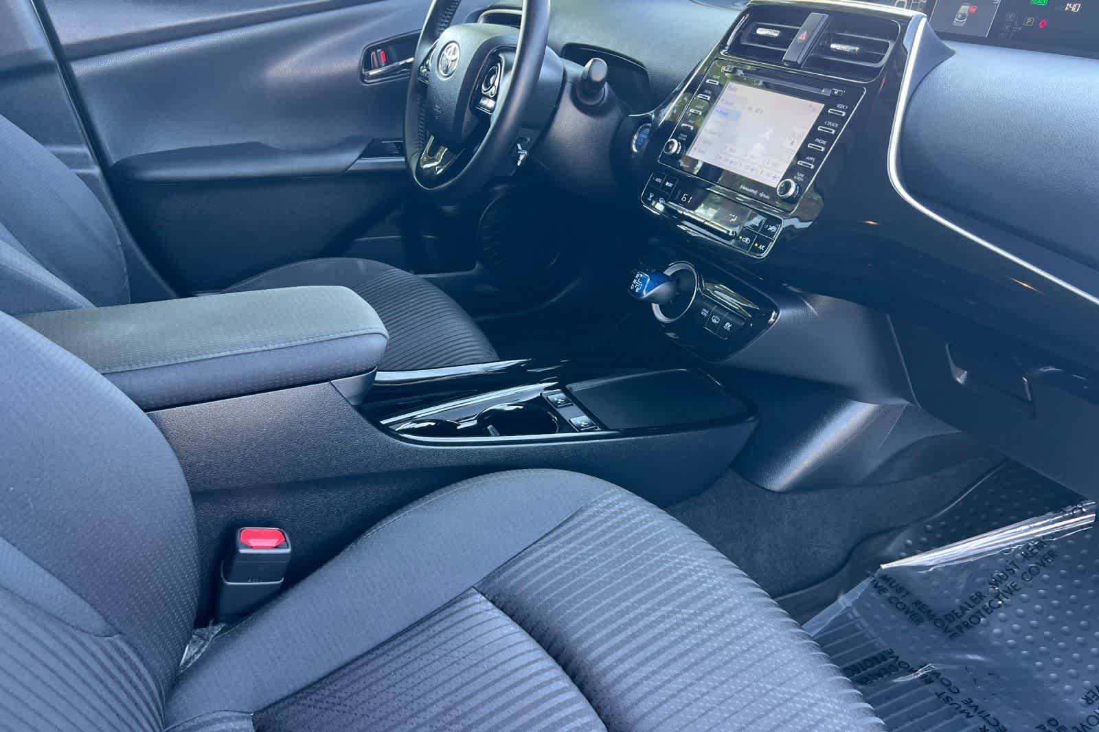 2022 Toyota Prius Prime LE - Photo 18