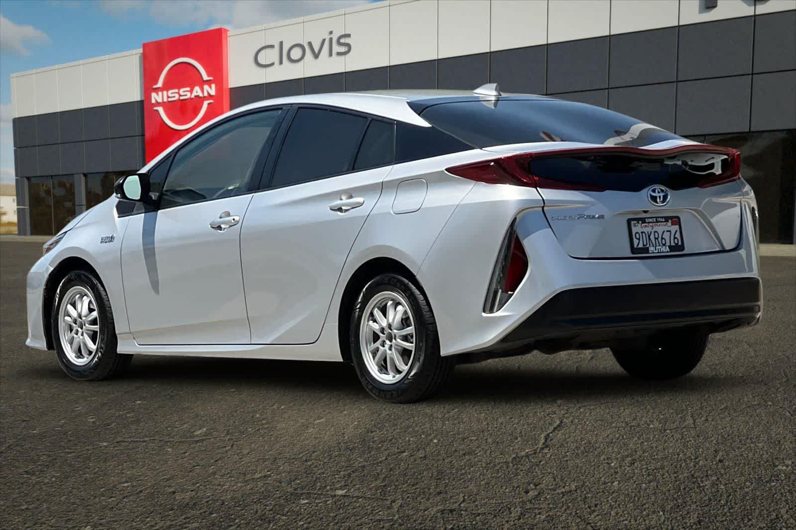 2022 Toyota Prius Prime LE - Photo 7