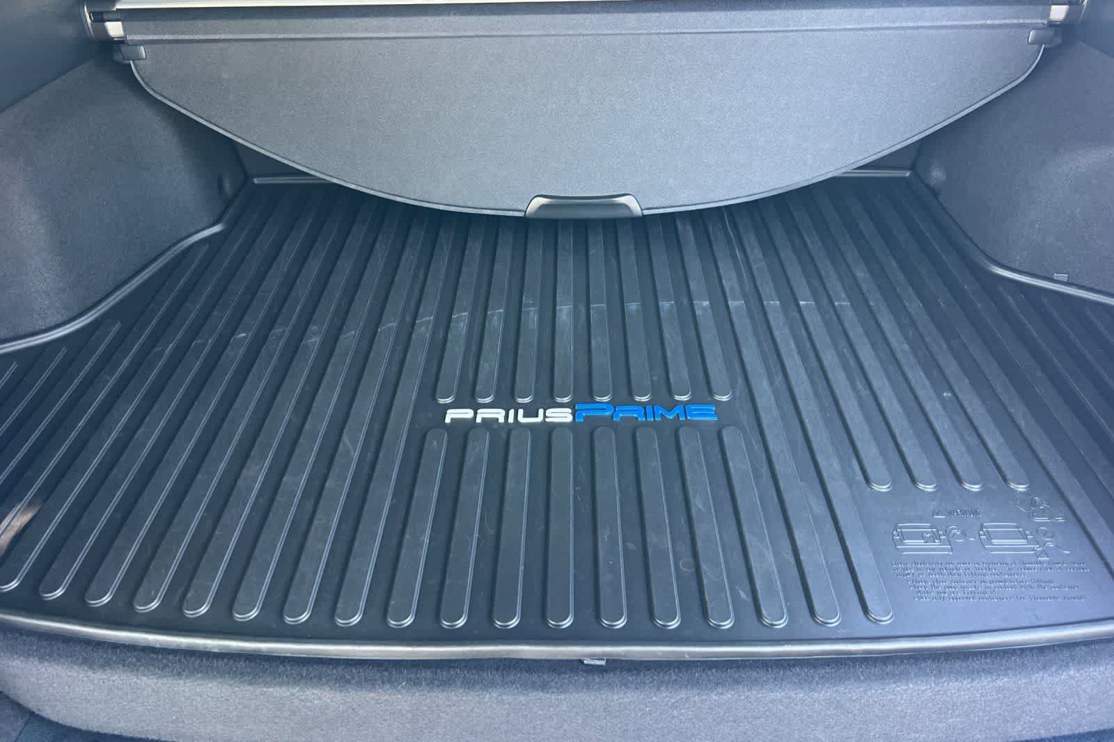 2022 Toyota Prius Prime LE - Photo 17
