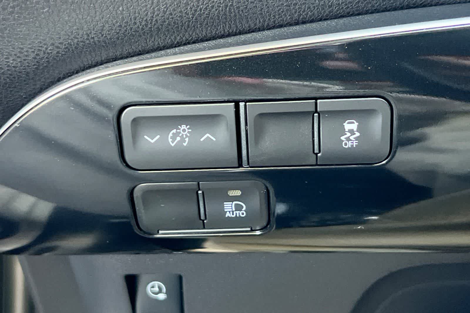 2022 Toyota Prius Prime LE - Photo 32