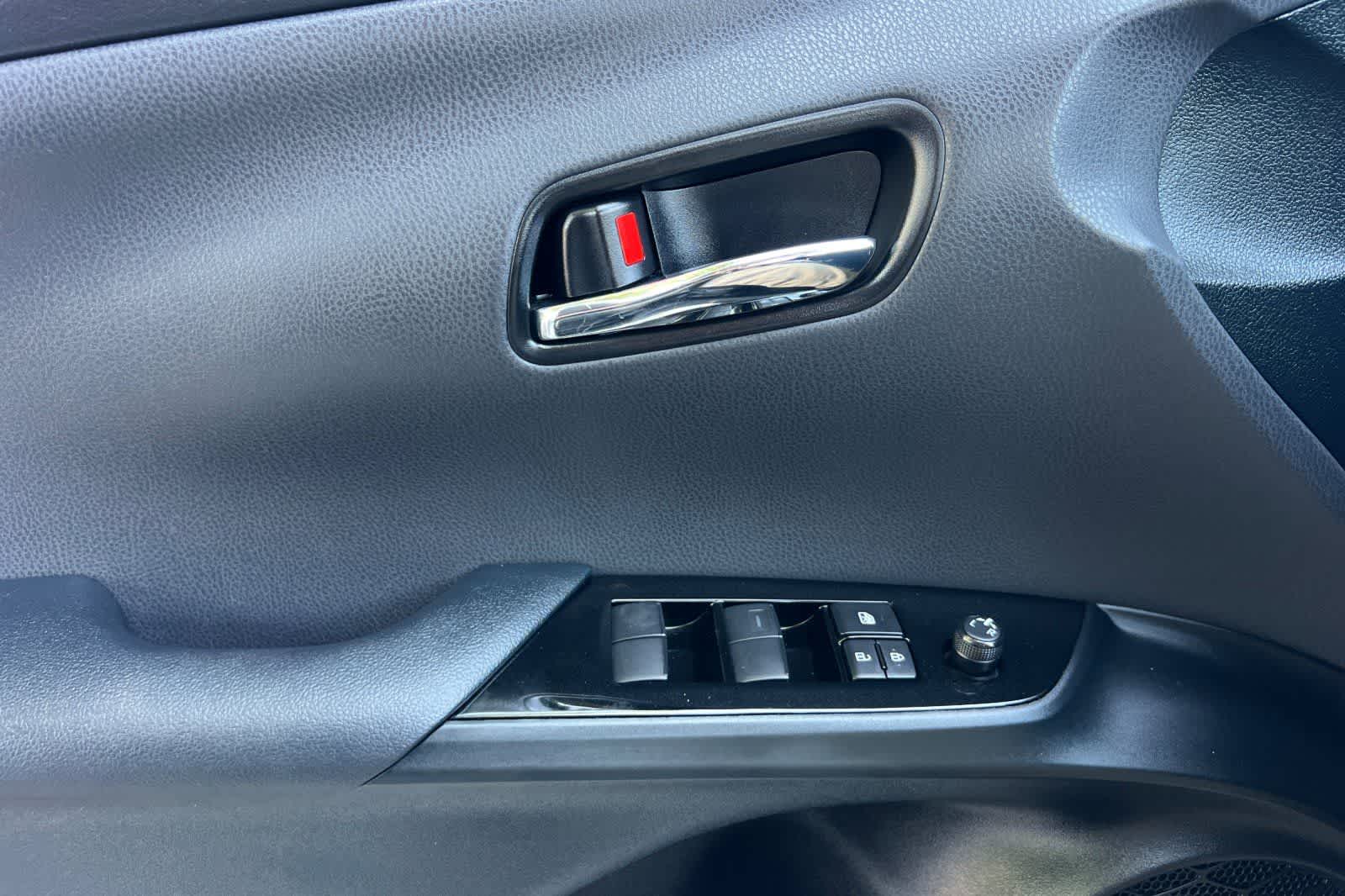2022 Toyota Prius Prime LE - Photo 13