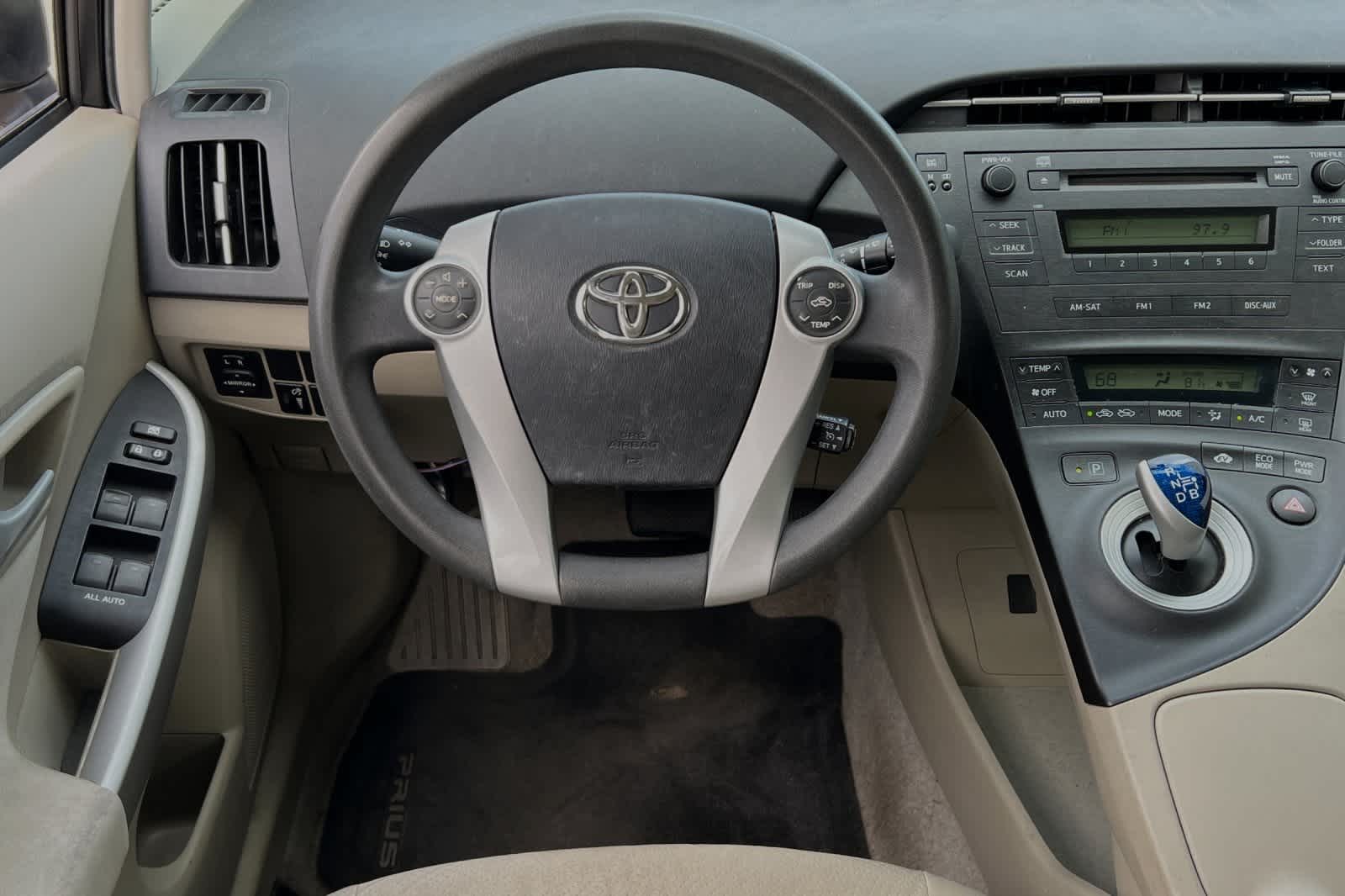 2010 Toyota Prius II 17