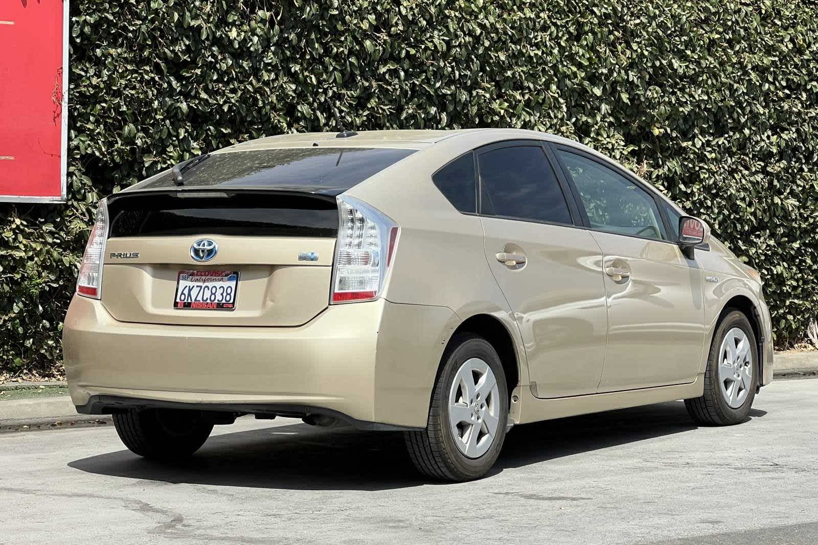 2010 Toyota Prius II 3