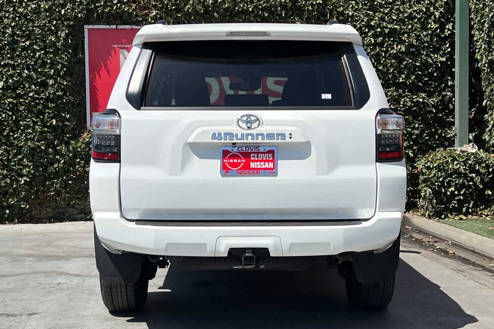 2023 Toyota 4Runner SR5 8