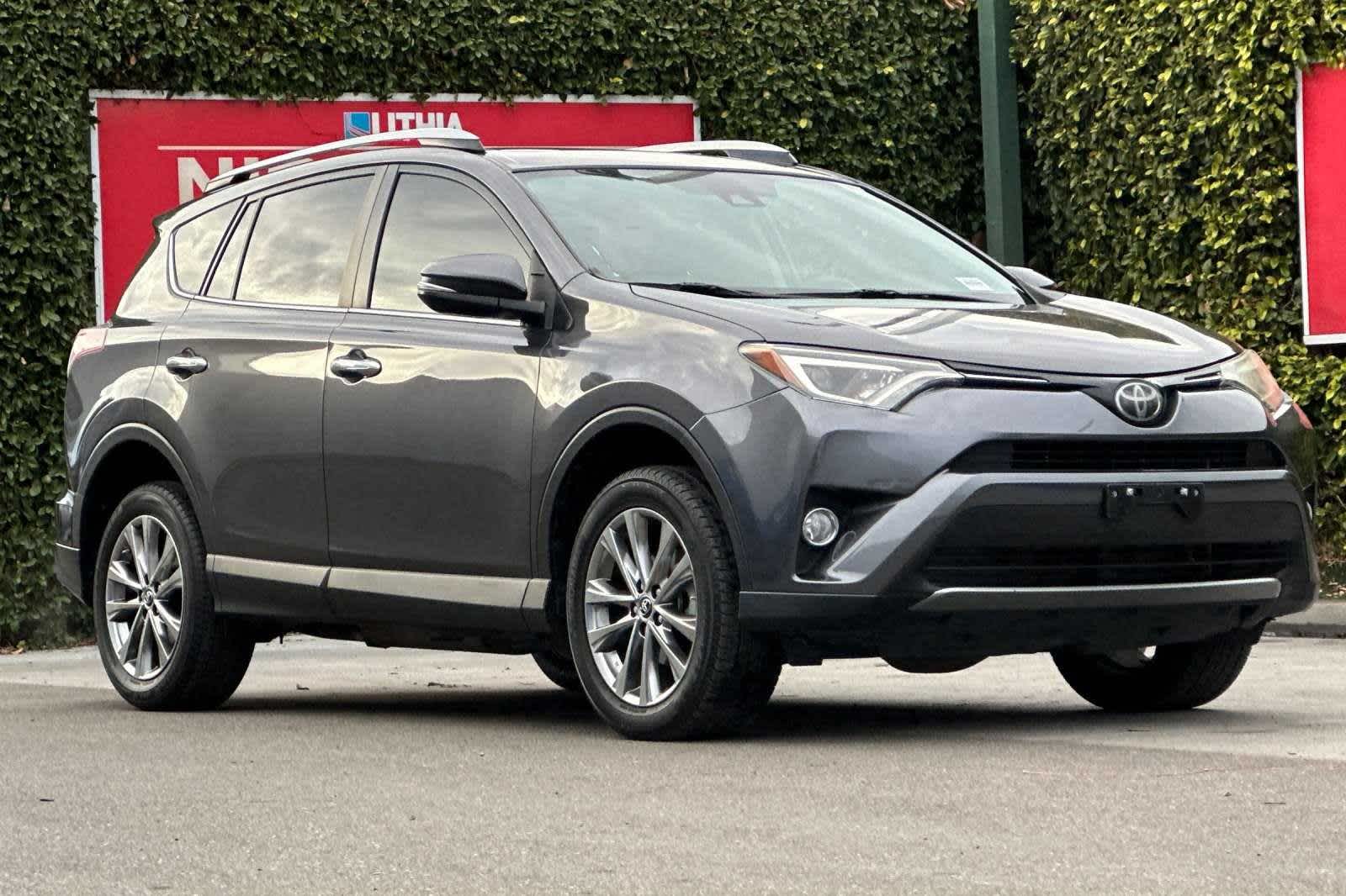 2017 Toyota RAV4 Limited 10