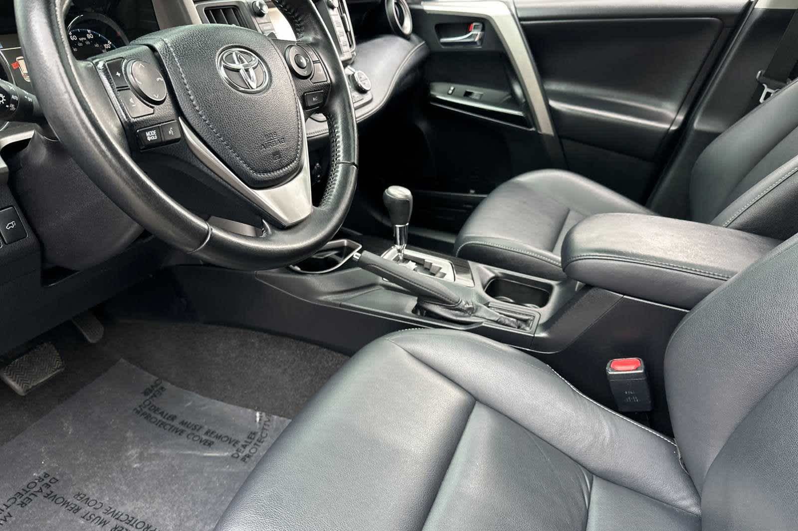 2017 Toyota RAV4 Limited 14