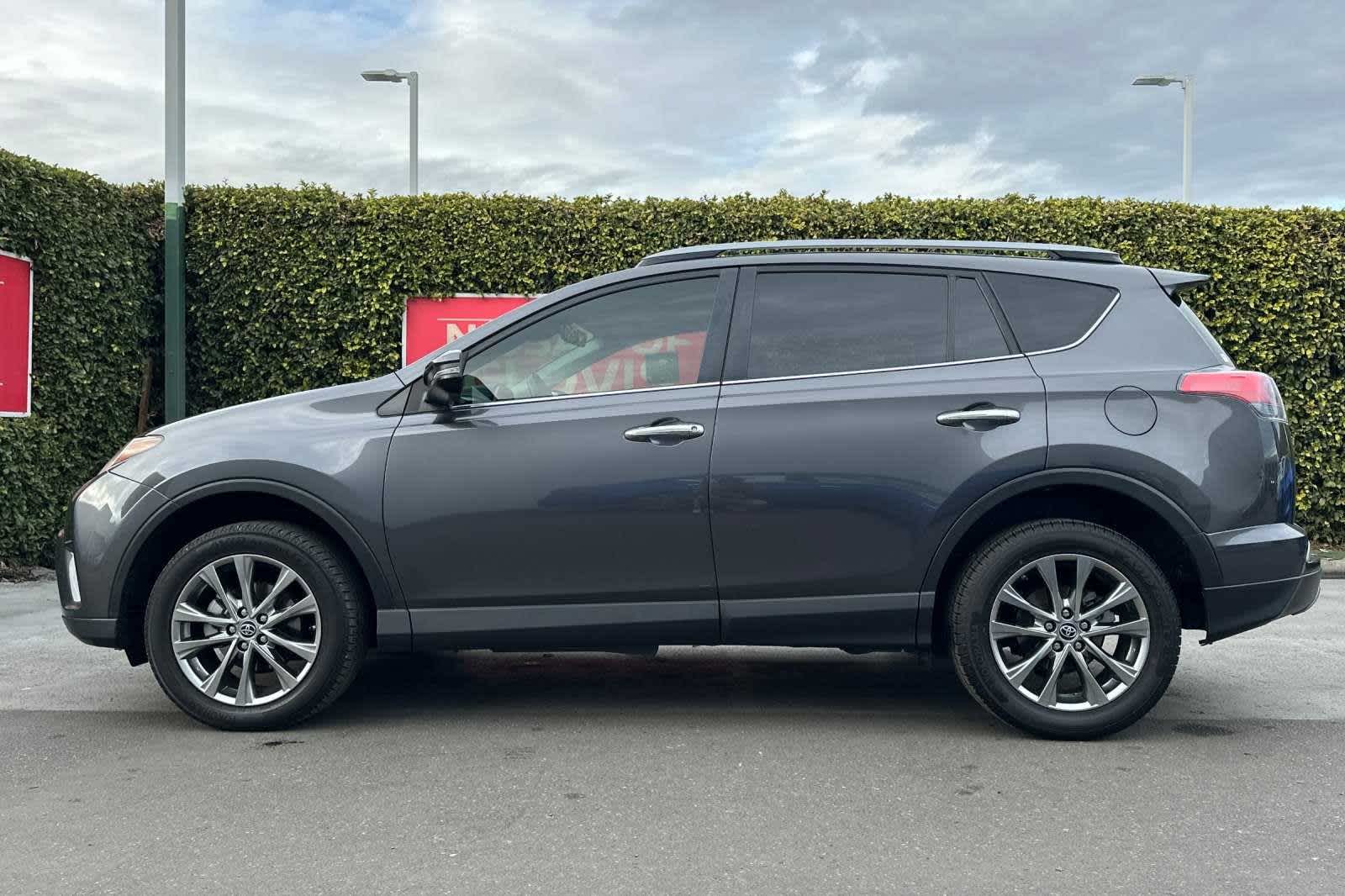 2017 Toyota RAV4 Limited 6