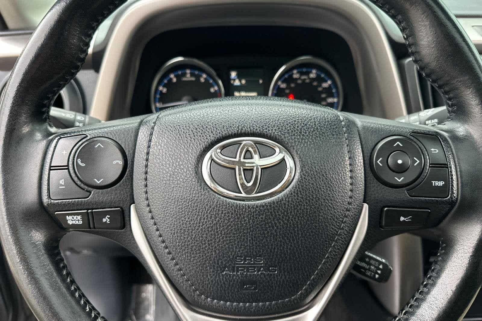 2017 Toyota RAV4 Limited 26