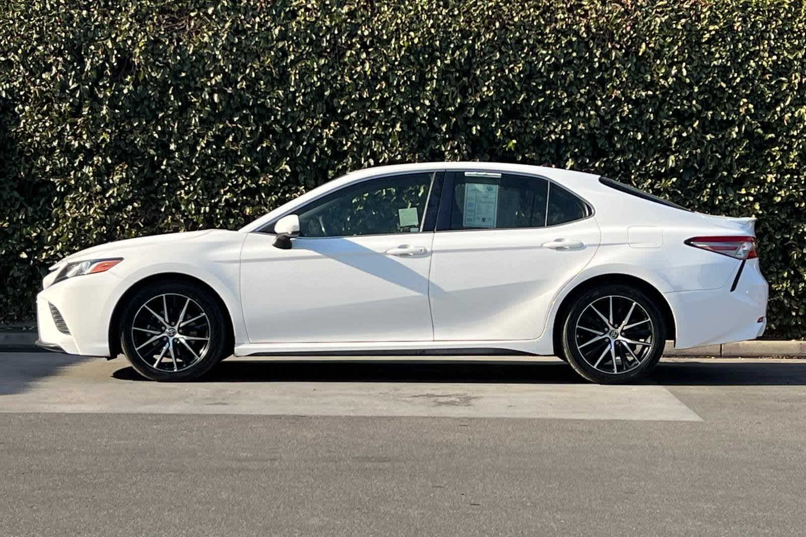 2018 Toyota Camry SE 6