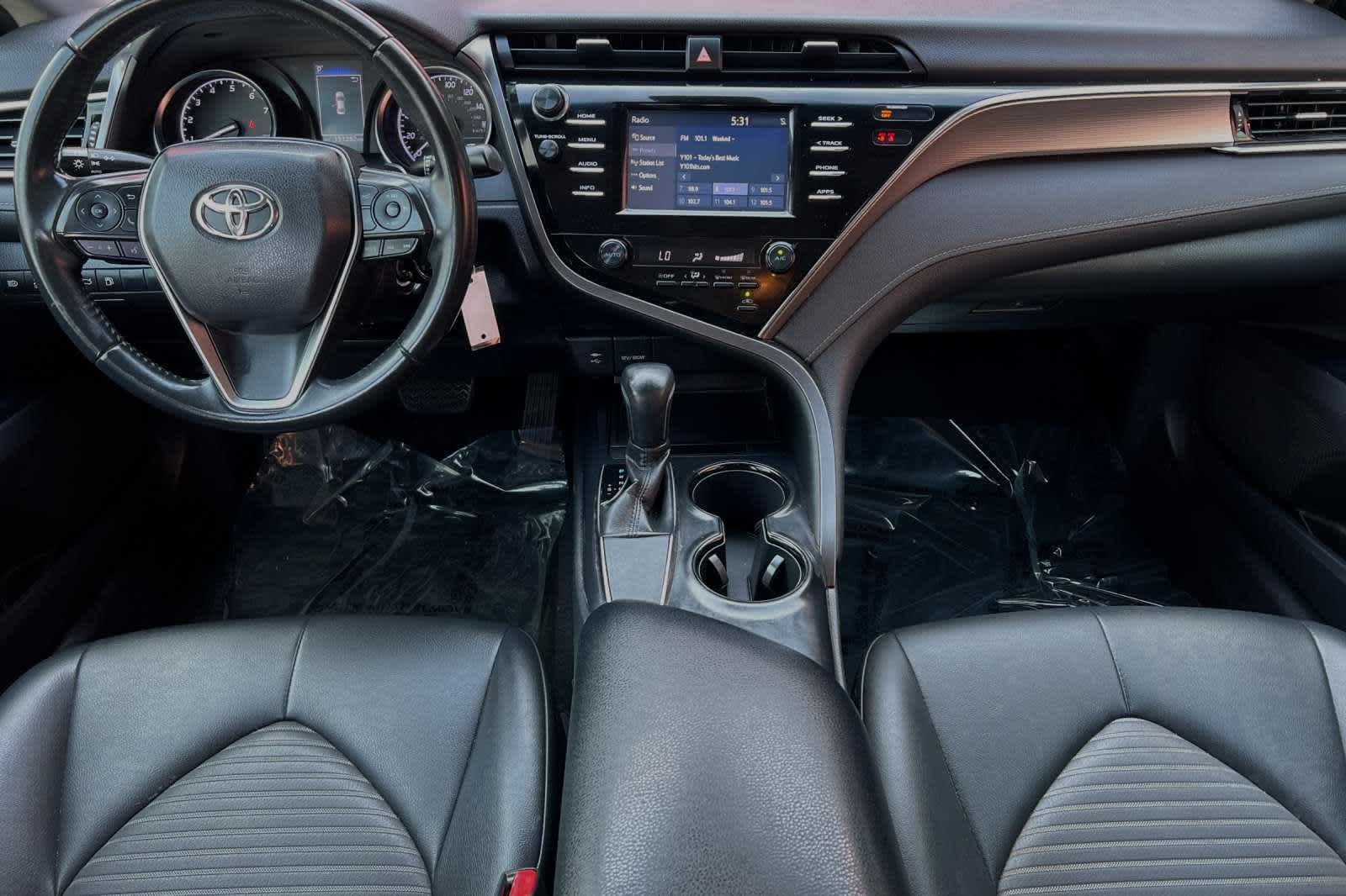 2018 Toyota Camry SE 4