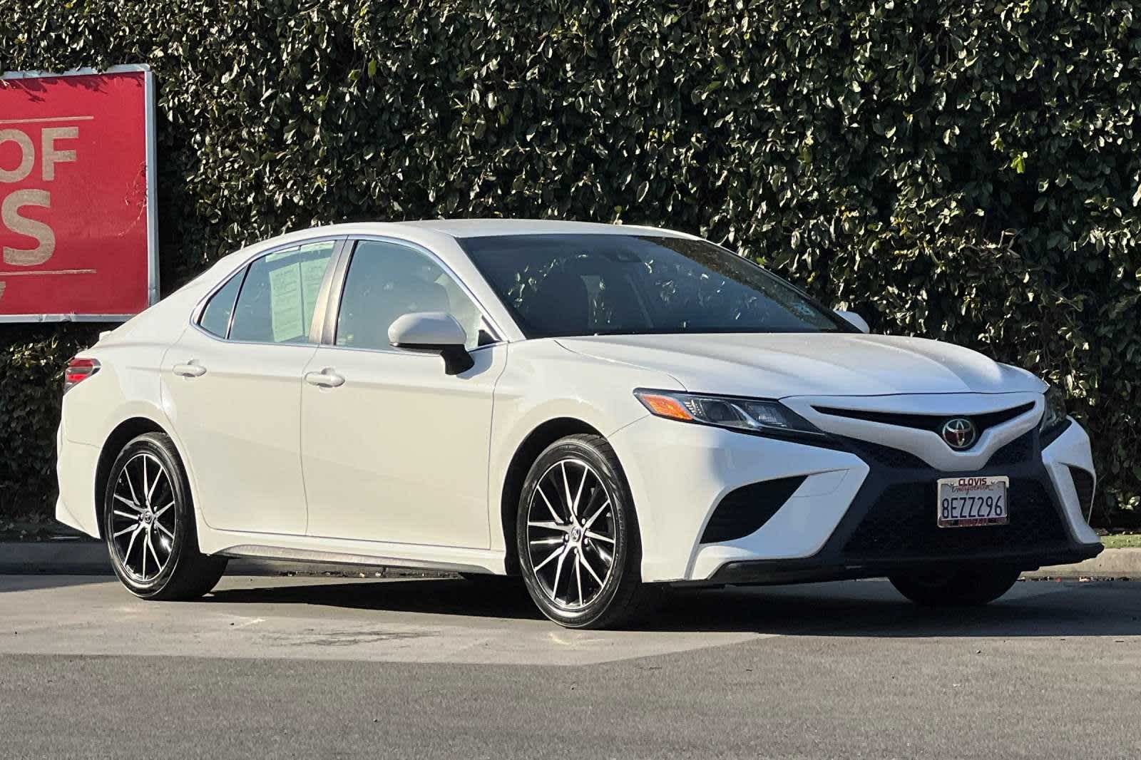 2018 Toyota Camry SE 10