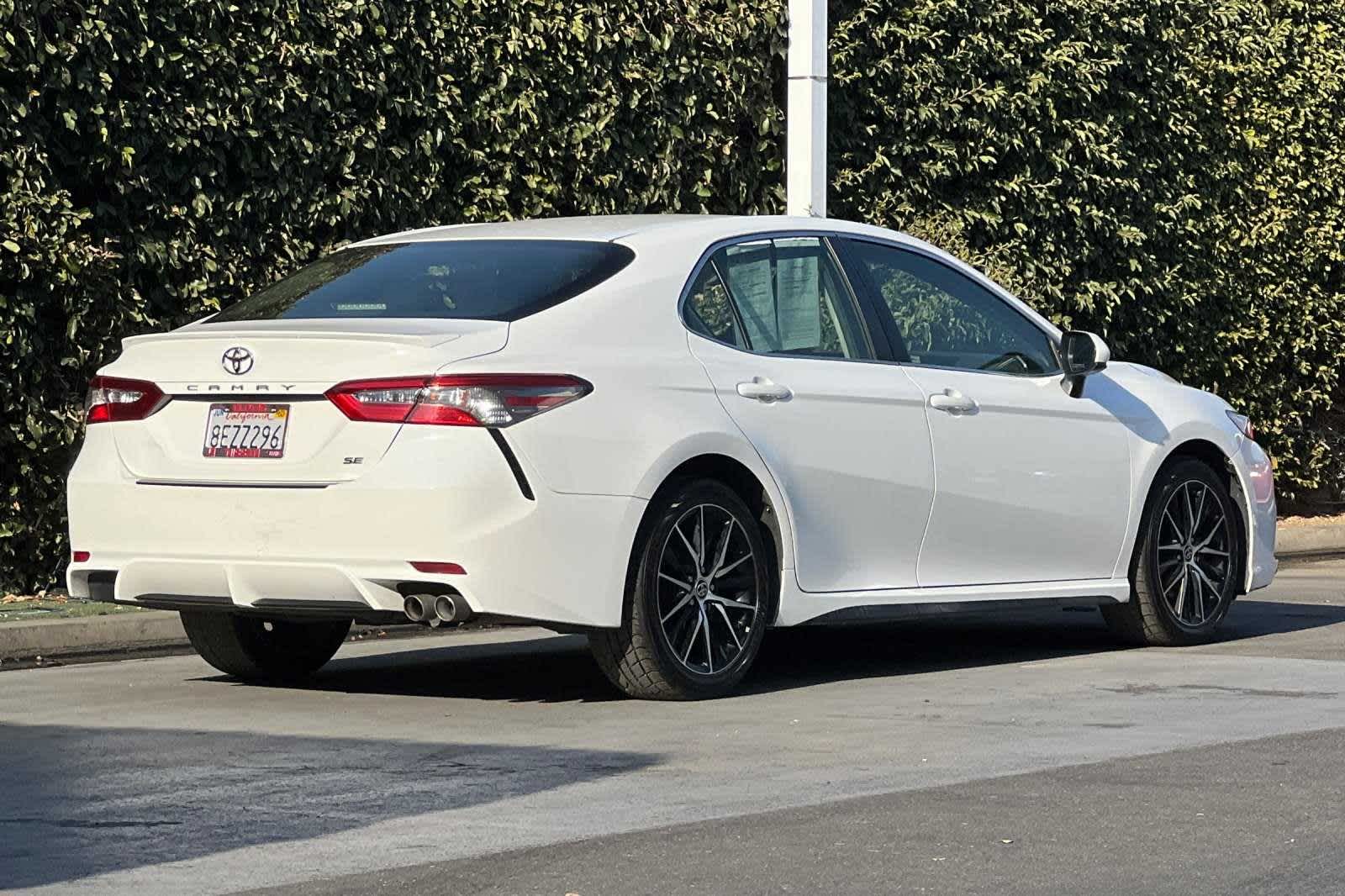 2018 Toyota Camry SE 3