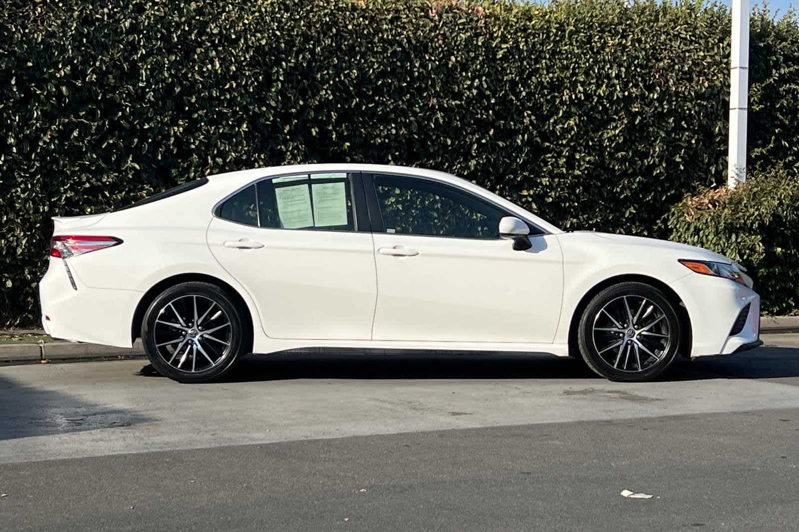 2018 Toyota Camry SE 9