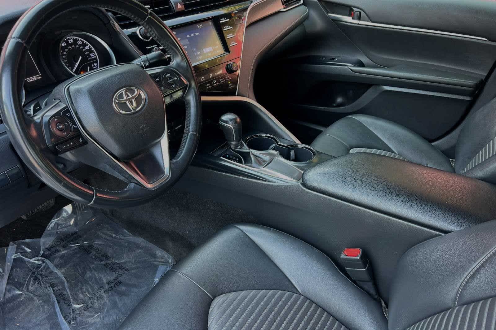 2018 Toyota Camry SE 14