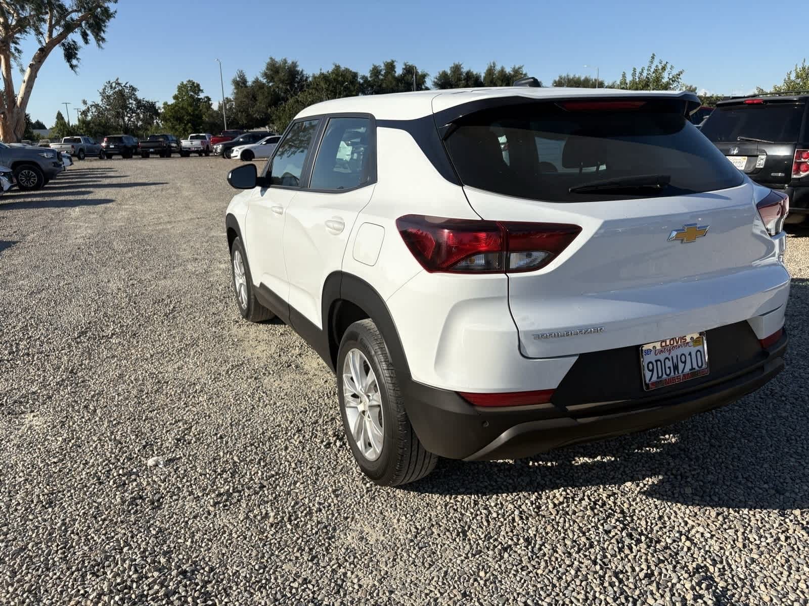 2023 Chevrolet Trailblazer LS photo 3