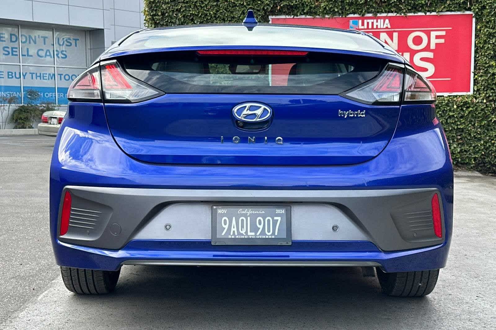 2022 Hyundai IONIQ Hybrid Limited 8