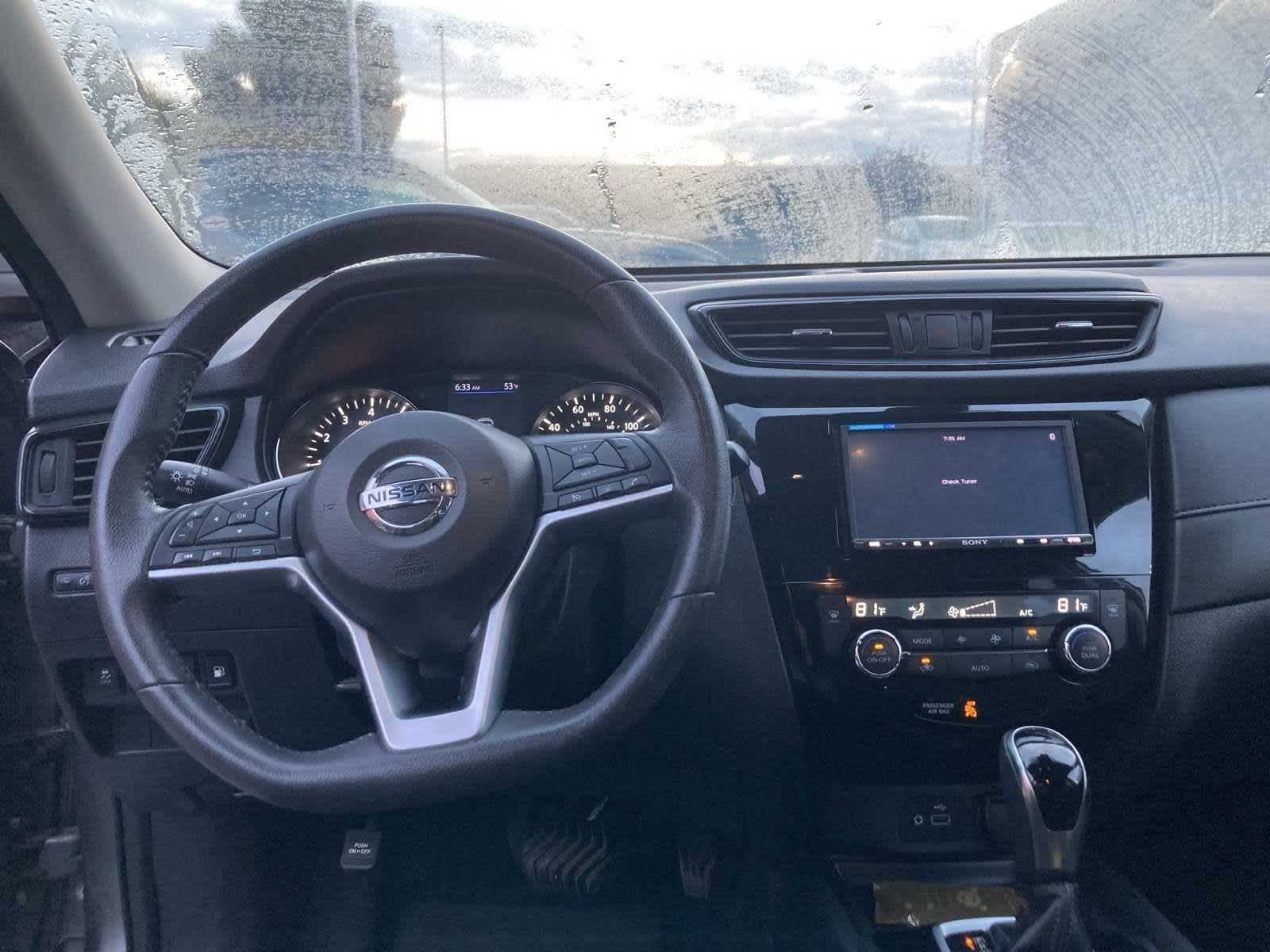 2019 Nissan Rogue SV 17