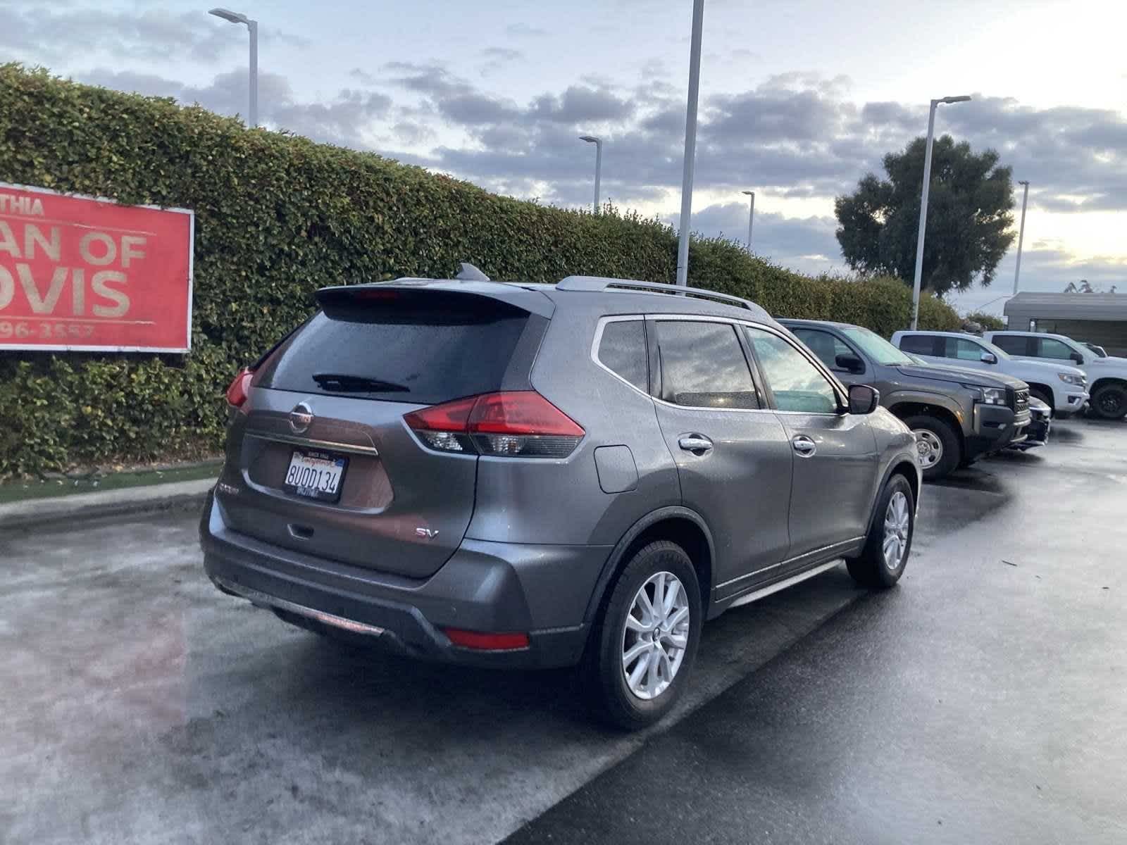 2019 Nissan Rogue SV 12