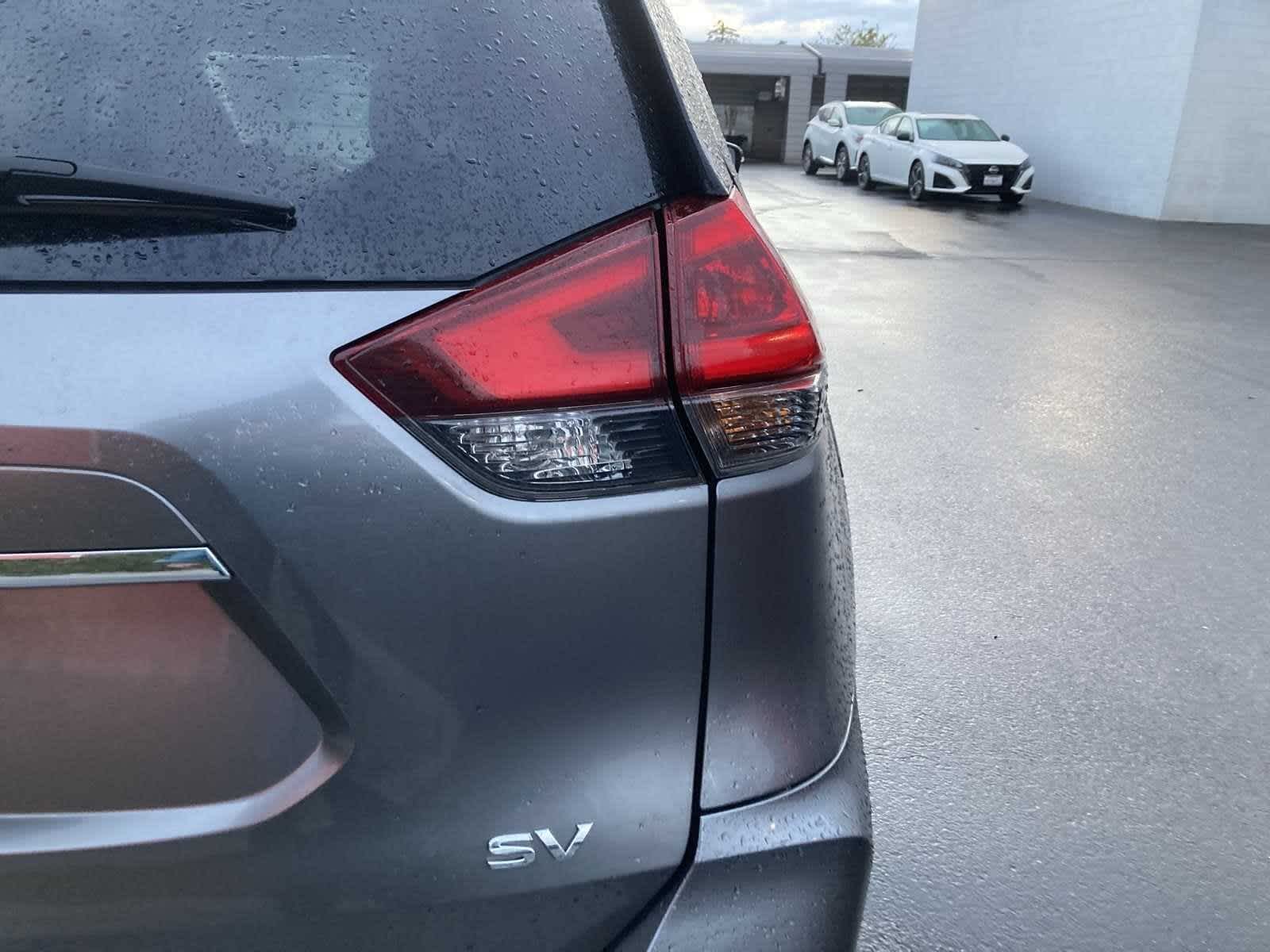 2019 Nissan Rogue SV 13