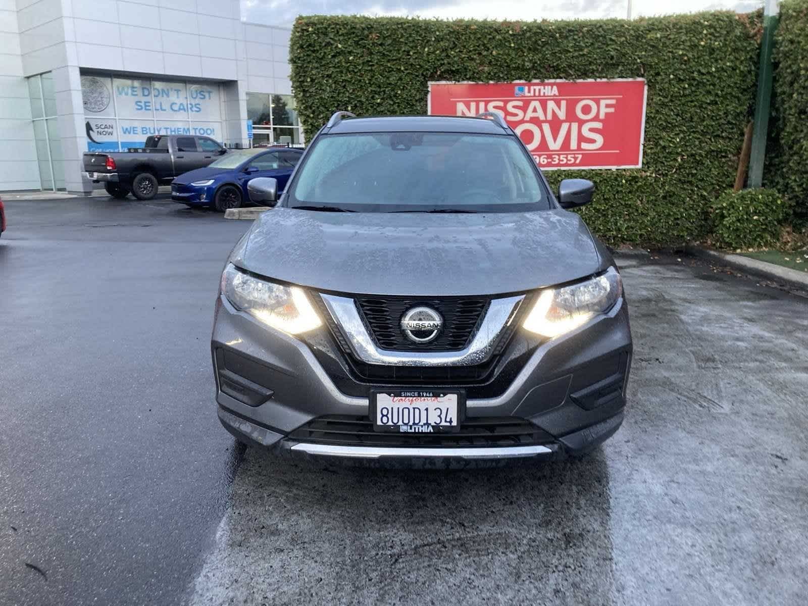 2019 Nissan Rogue SV 10