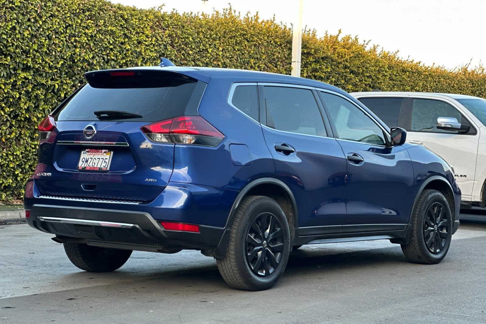 2019 Nissan Rogue S 3