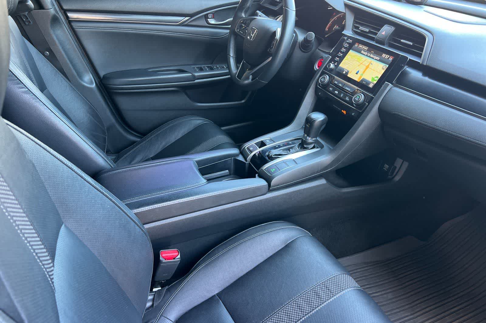 2021 Honda Civic Hatchback Sport Touring - Photo 18