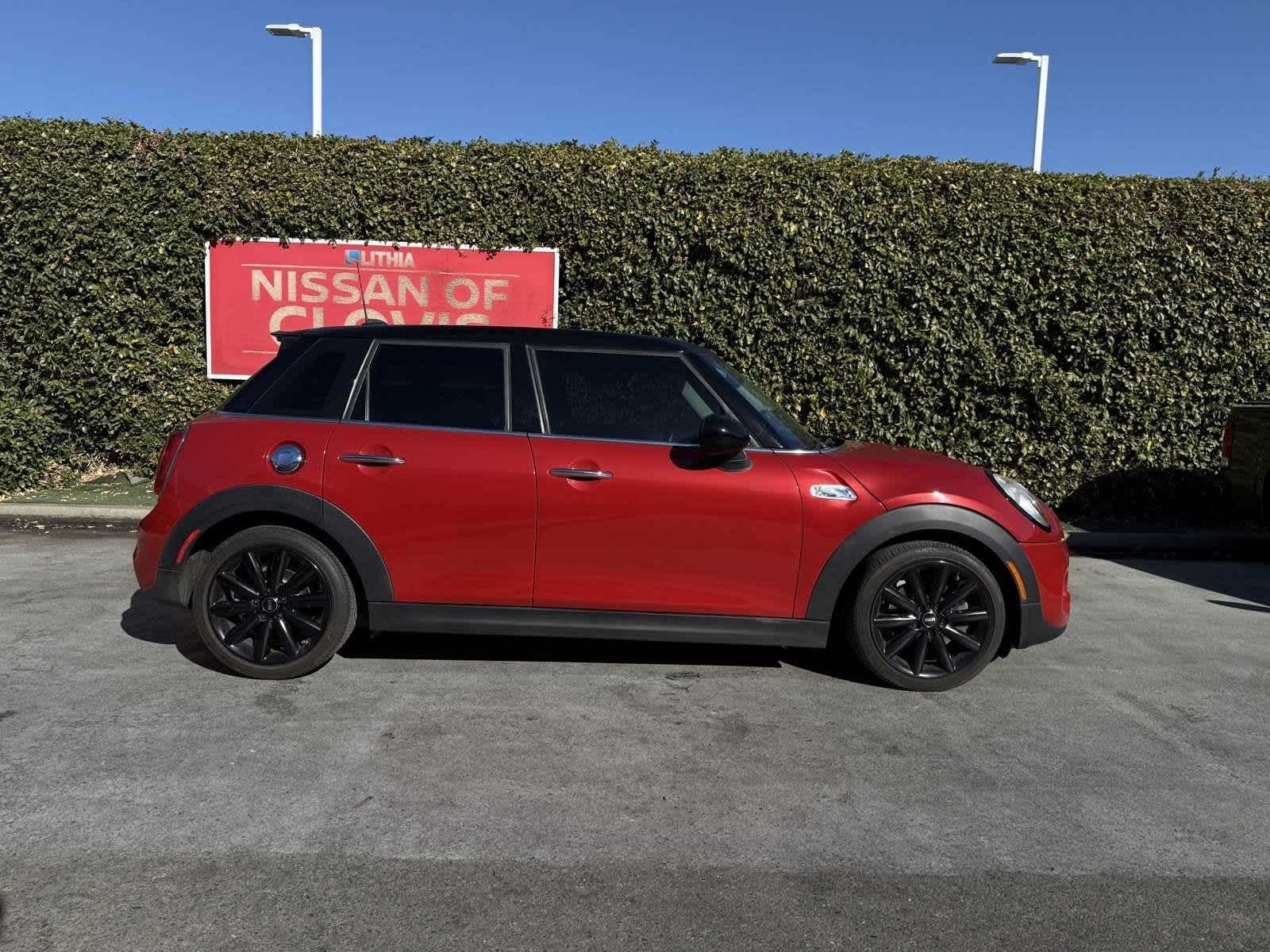 2017 MINI Hardtop 4 Door Cooper S 29