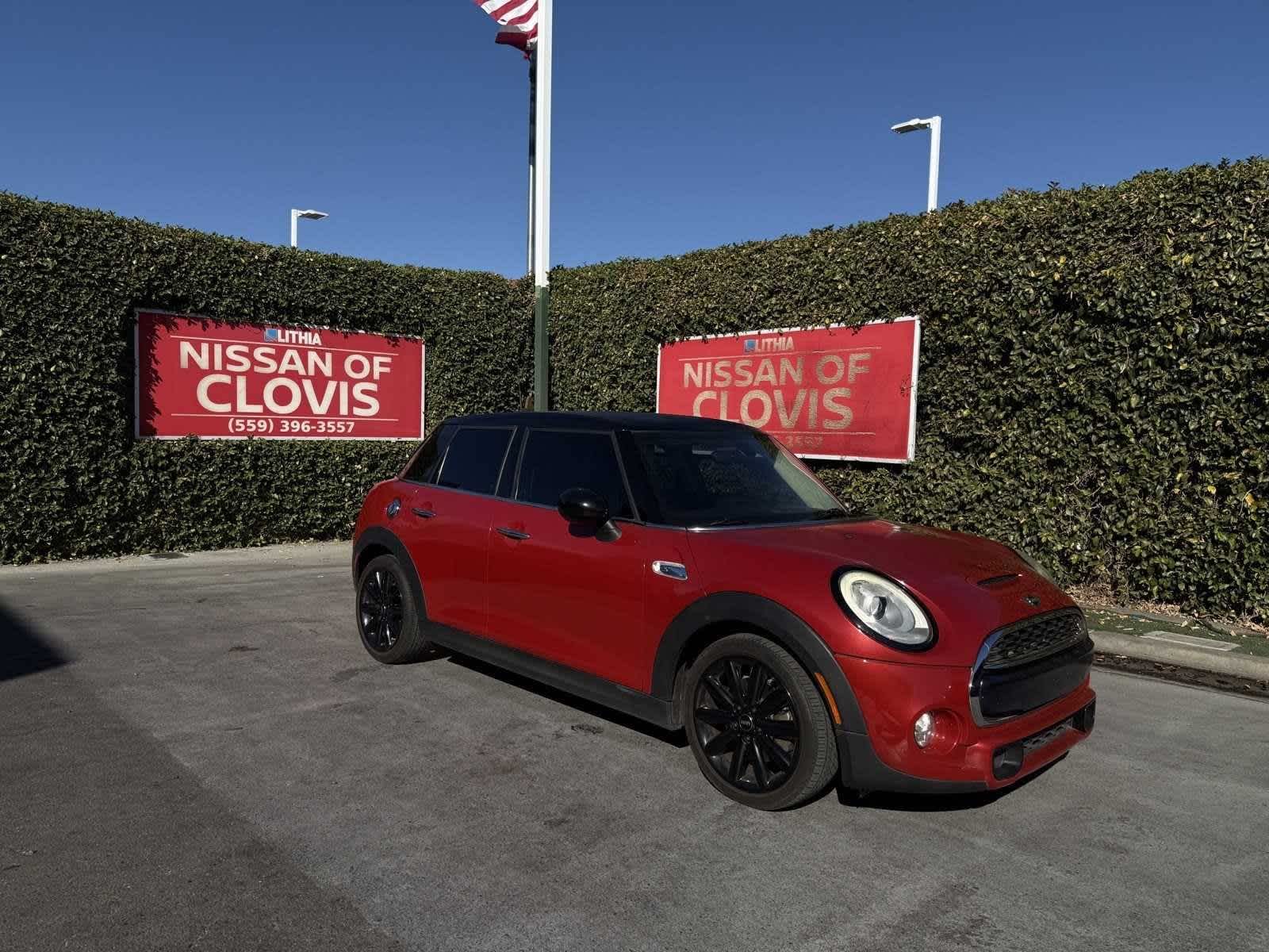 2017 MINI Hardtop 4 Door Cooper S 28