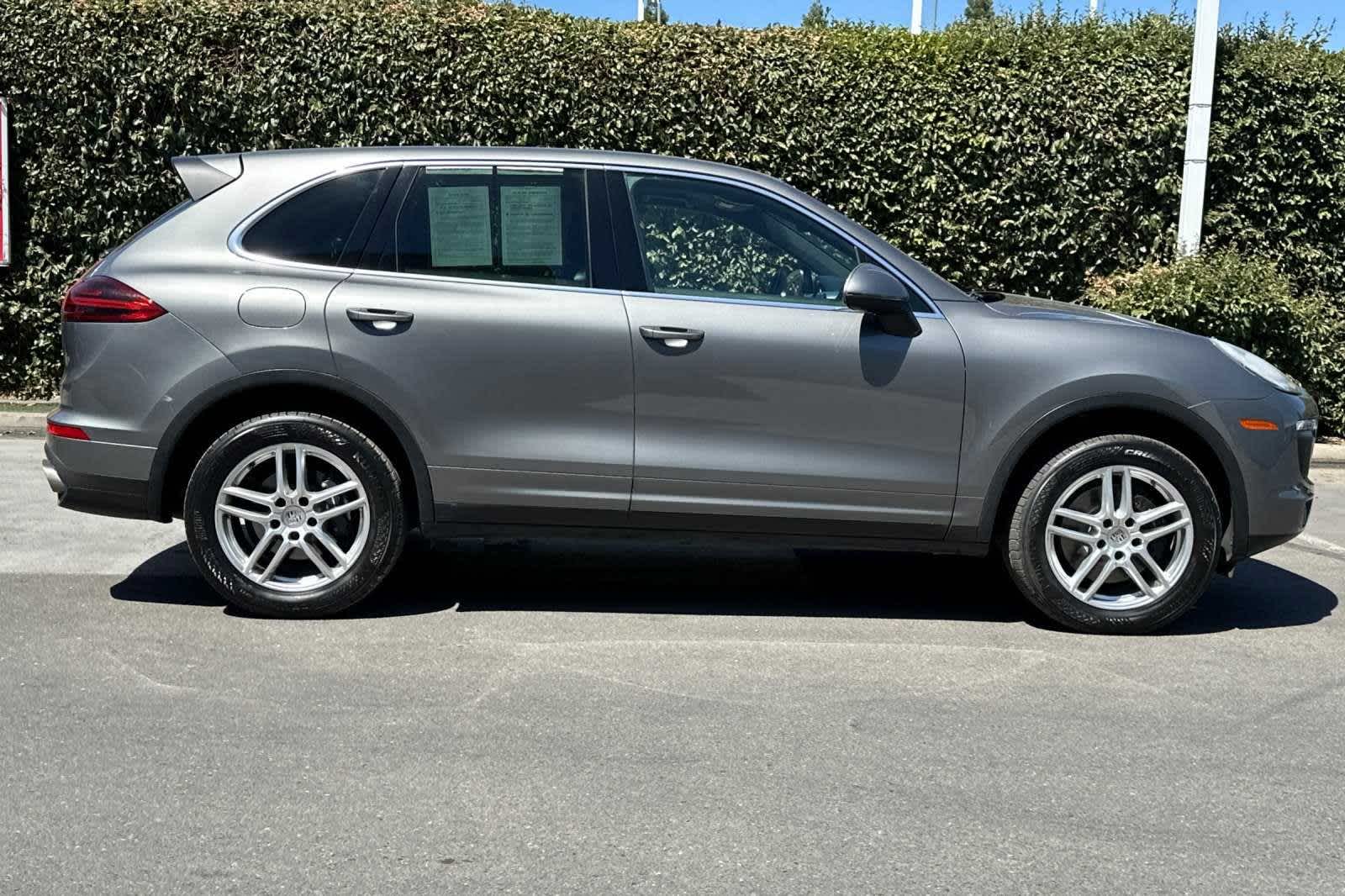 2017 Porsche Cayenne BASE 9