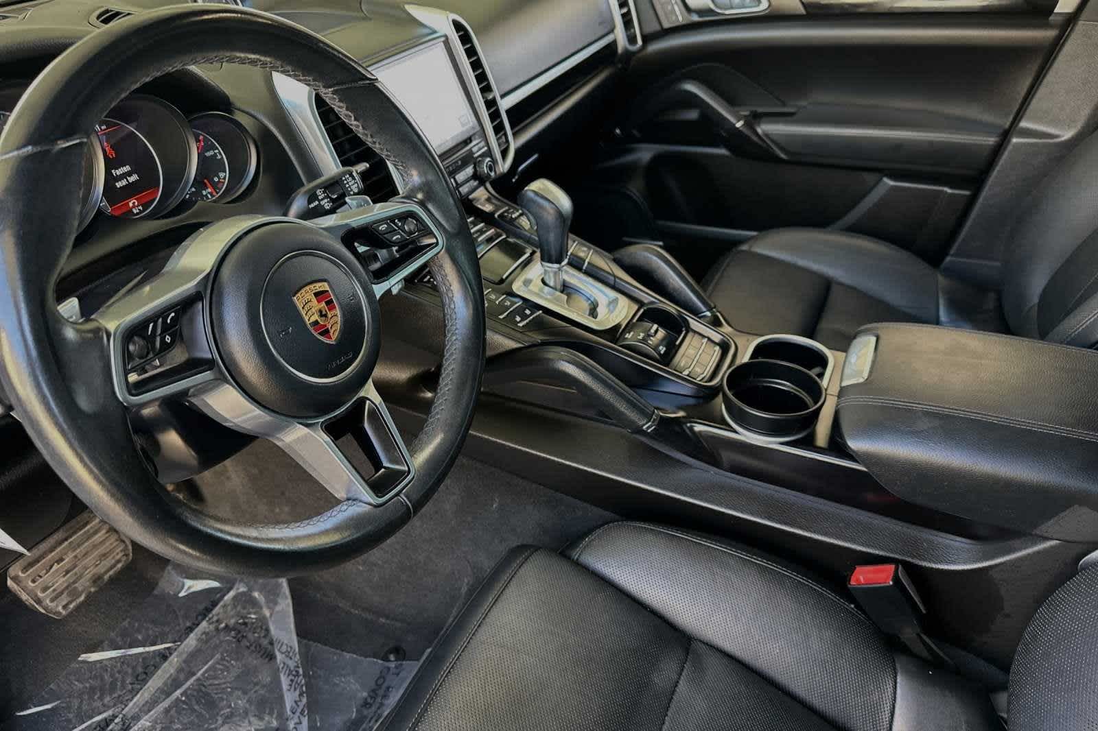 2017 Porsche Cayenne BASE 14