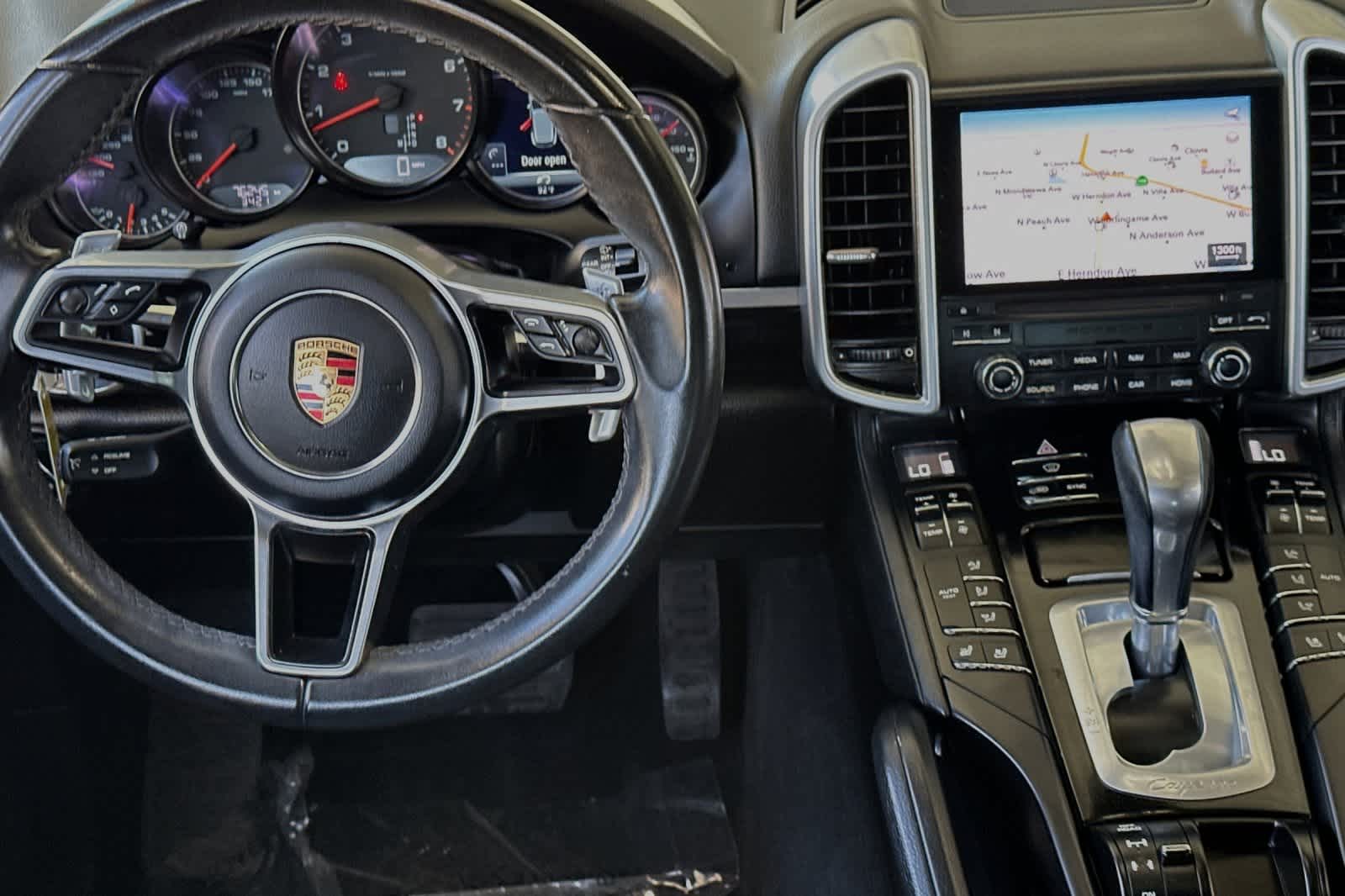 2017 Porsche Cayenne BASE 17