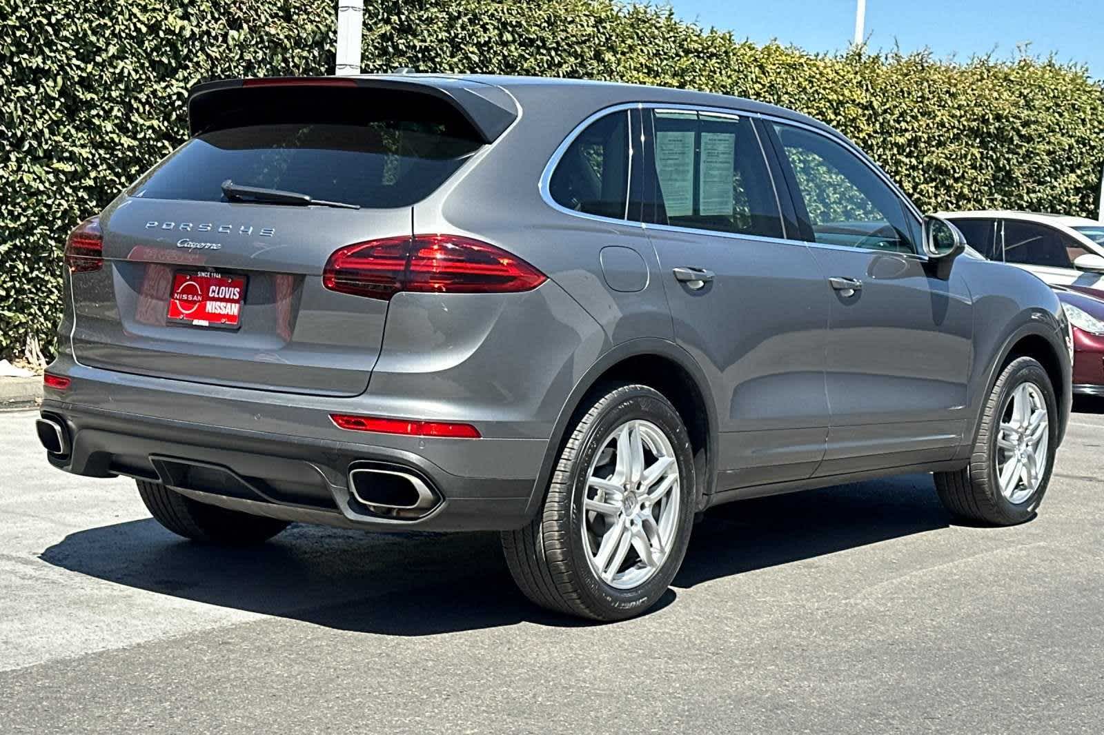 2017 Porsche Cayenne BASE 3