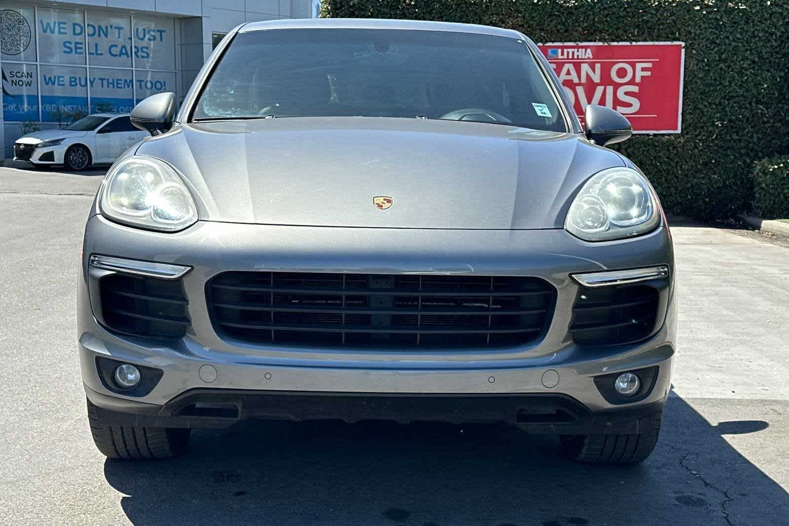 2017 Porsche Cayenne BASE 11