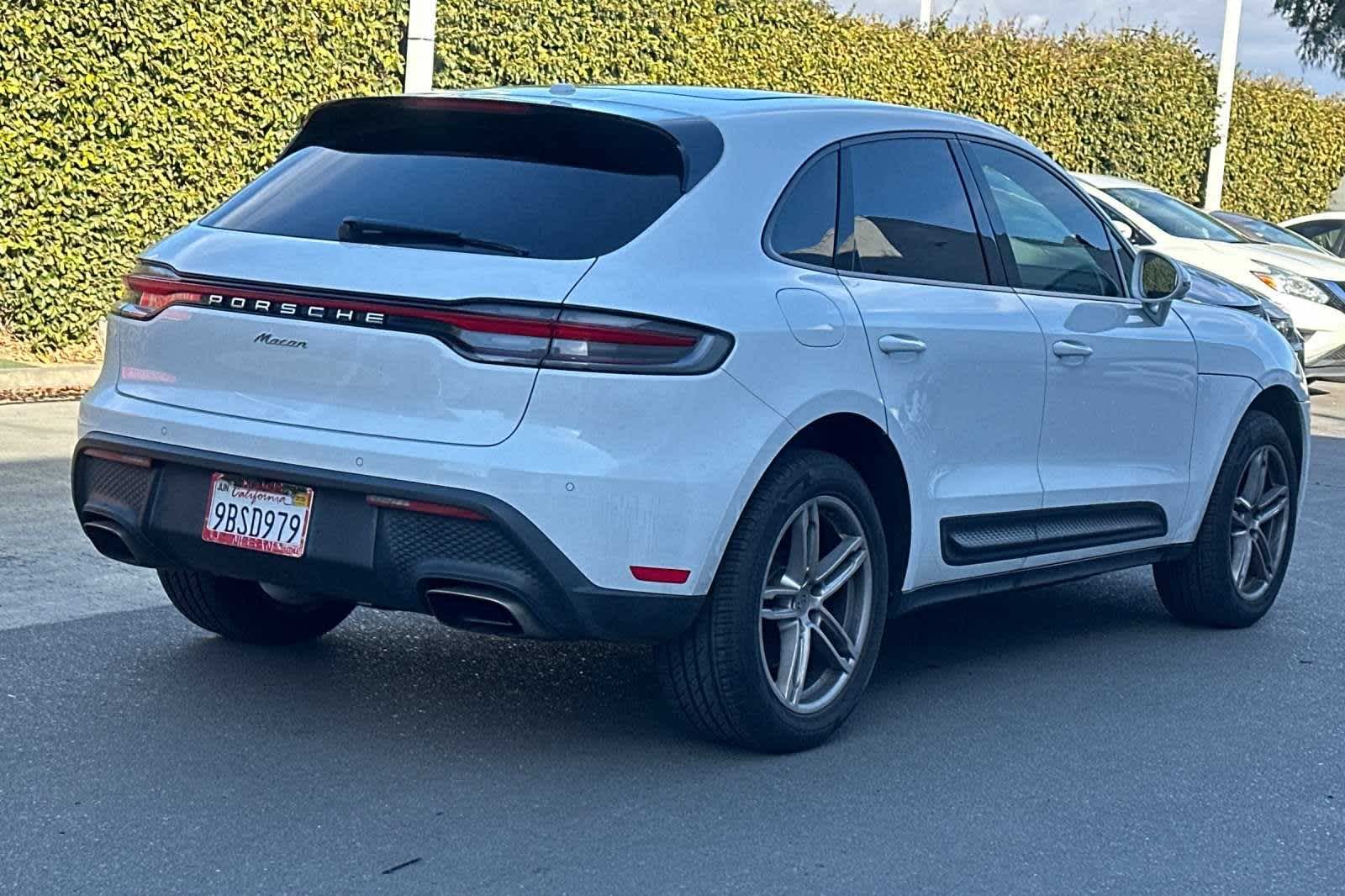 2022 Porsche Macan BASE 3