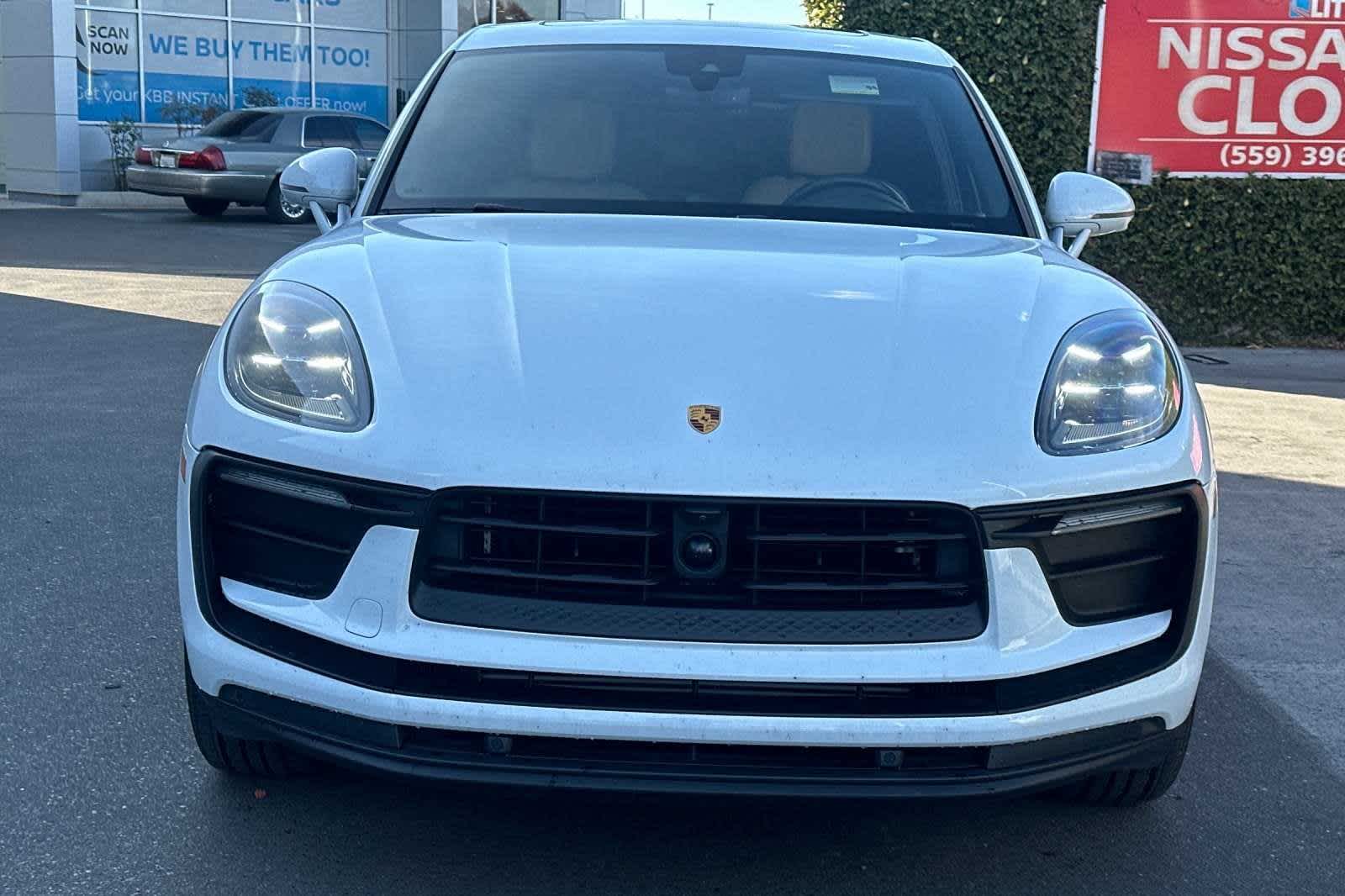 2022 Porsche Macan BASE 11