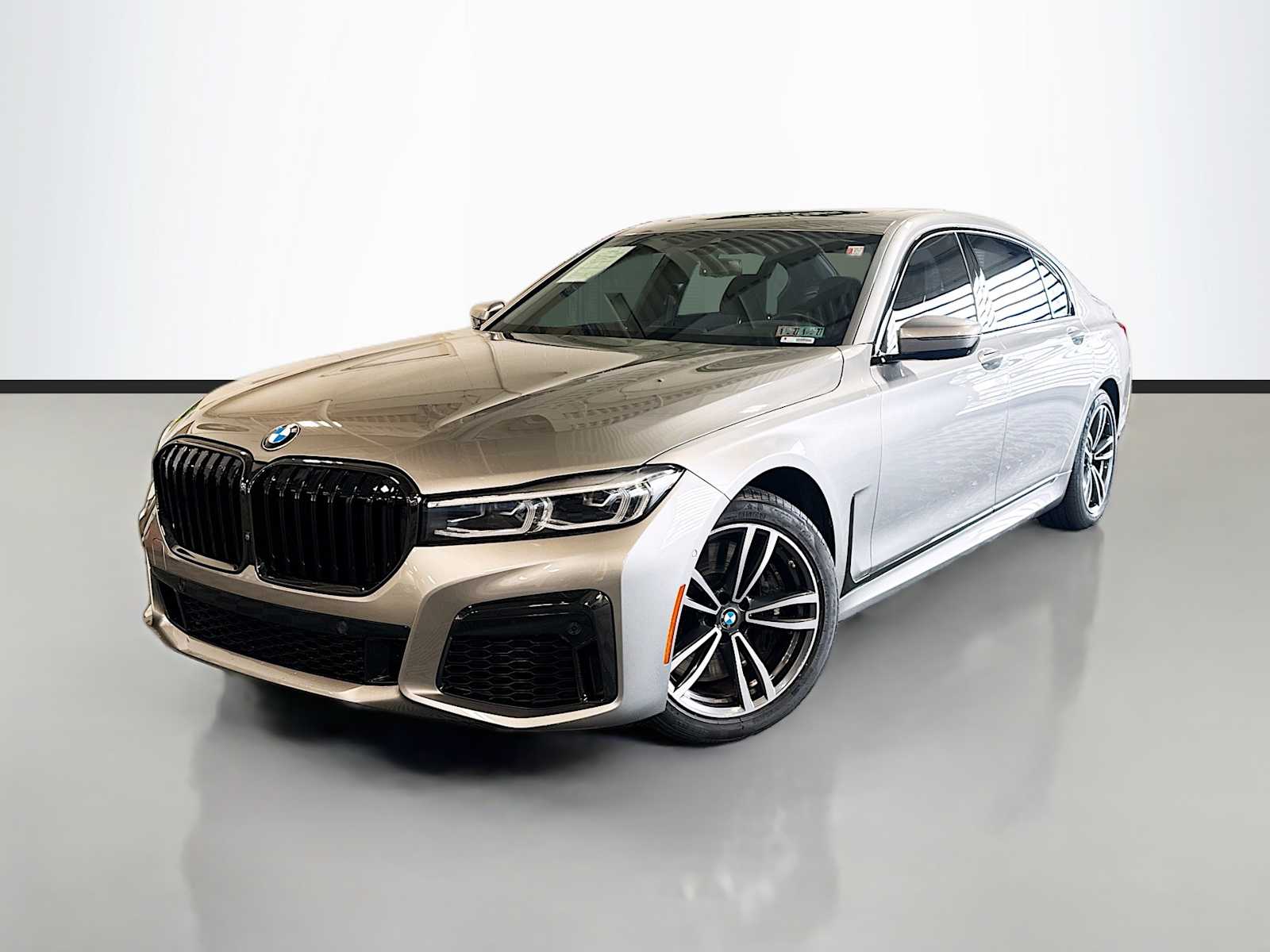 Donington Gray Metallic 2022 BMW 7 Series 740i xDrive AWD Sedan All-Wheel Drive 8-Speed Automatic