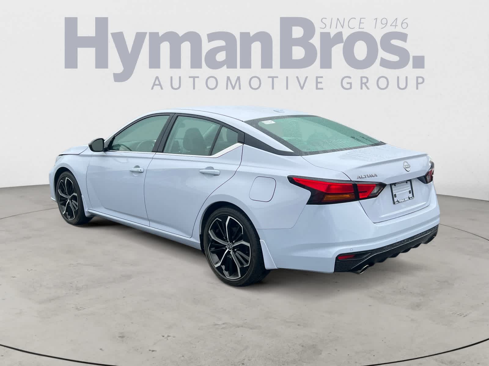 View vehicle photo 6