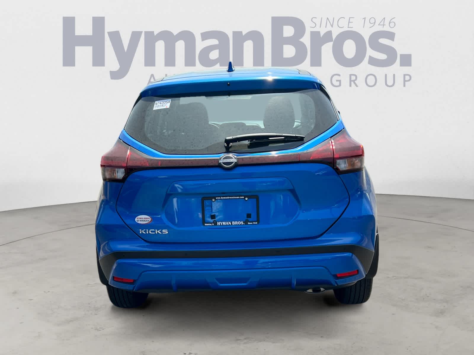 View vehicle photo 4