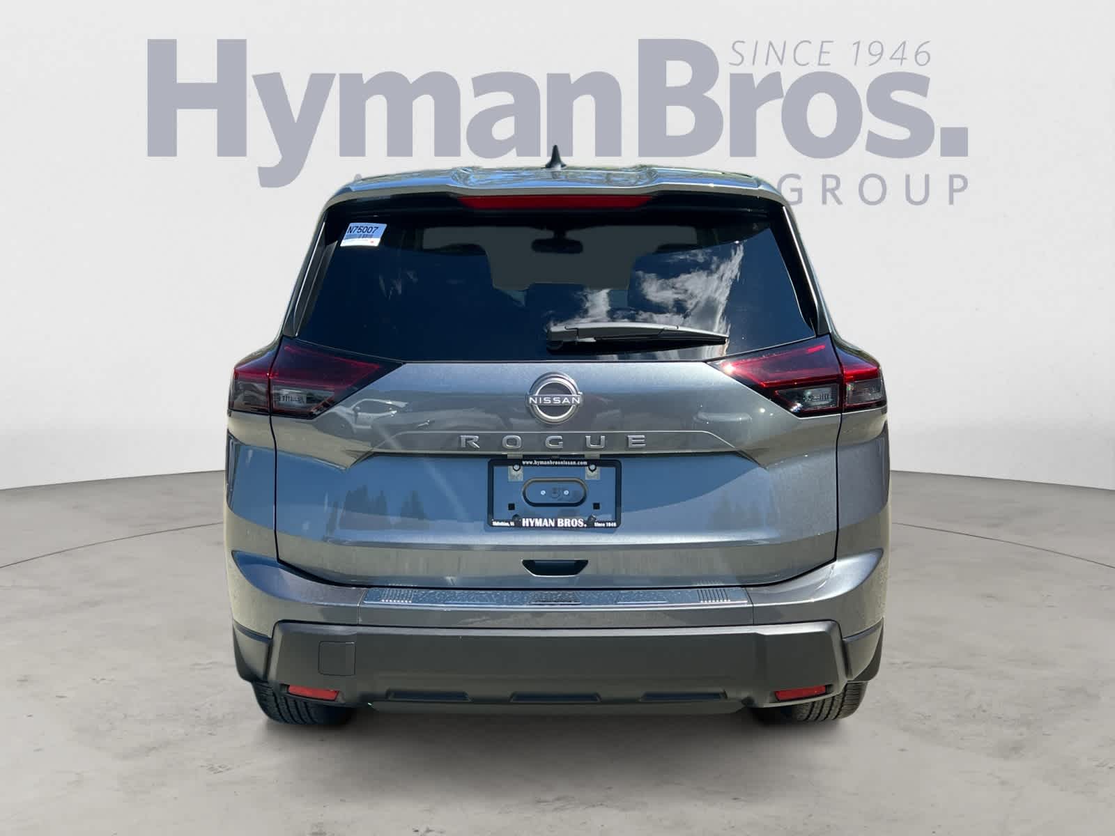 View vehicle photo 4